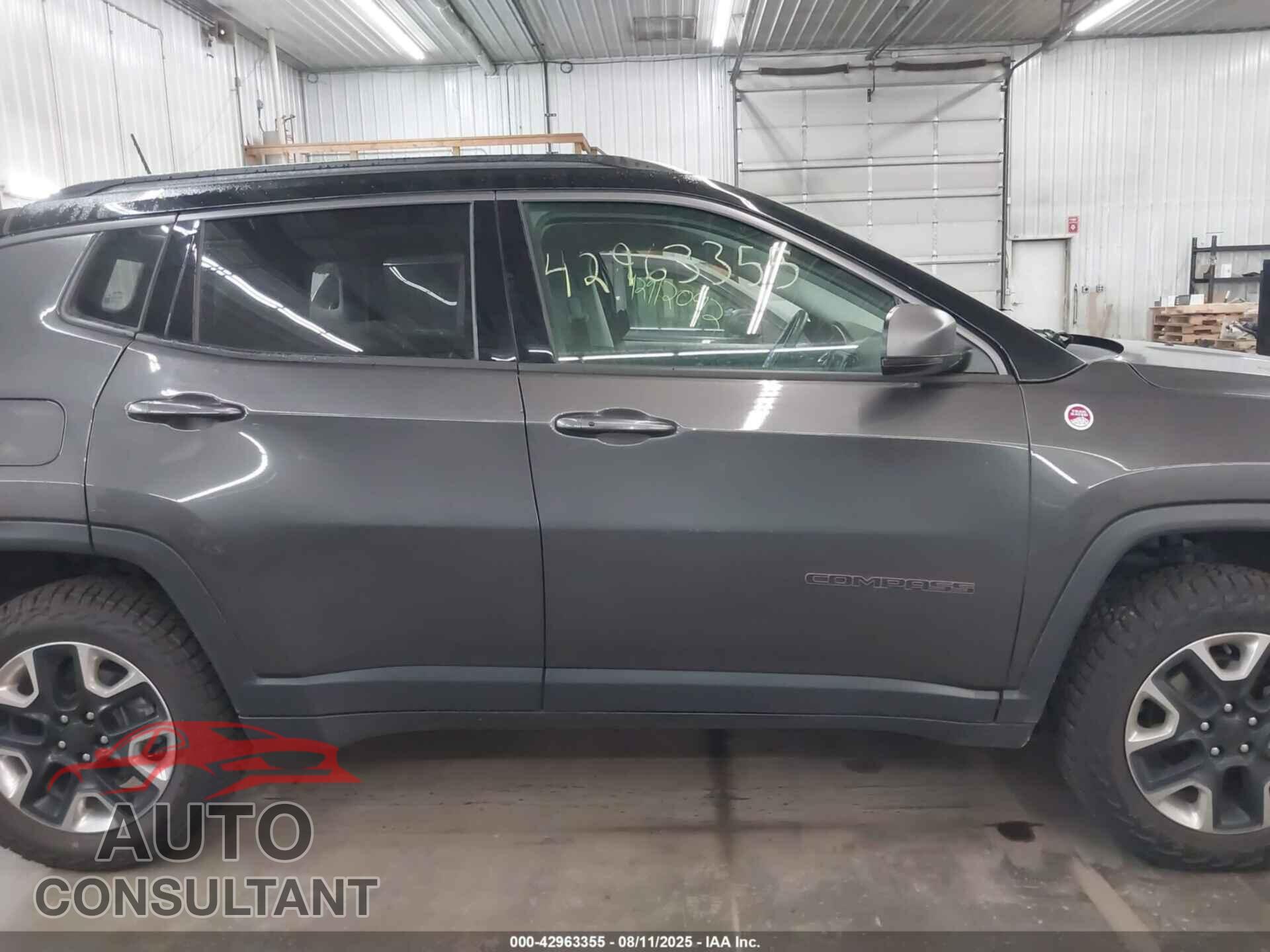 JEEP COMPASS 2018 - 3C4NJDDB5JT419357