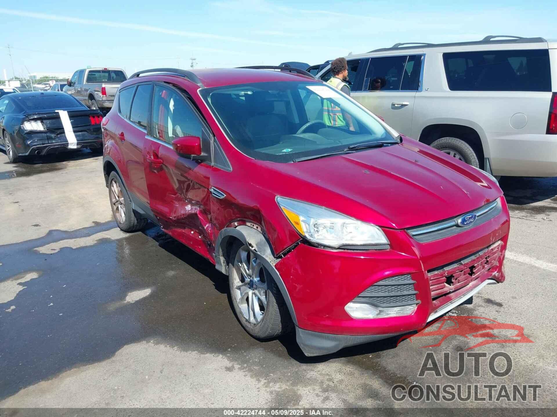 FORD ESCAPE 2014 - 1FMCU0GX0EUA14044