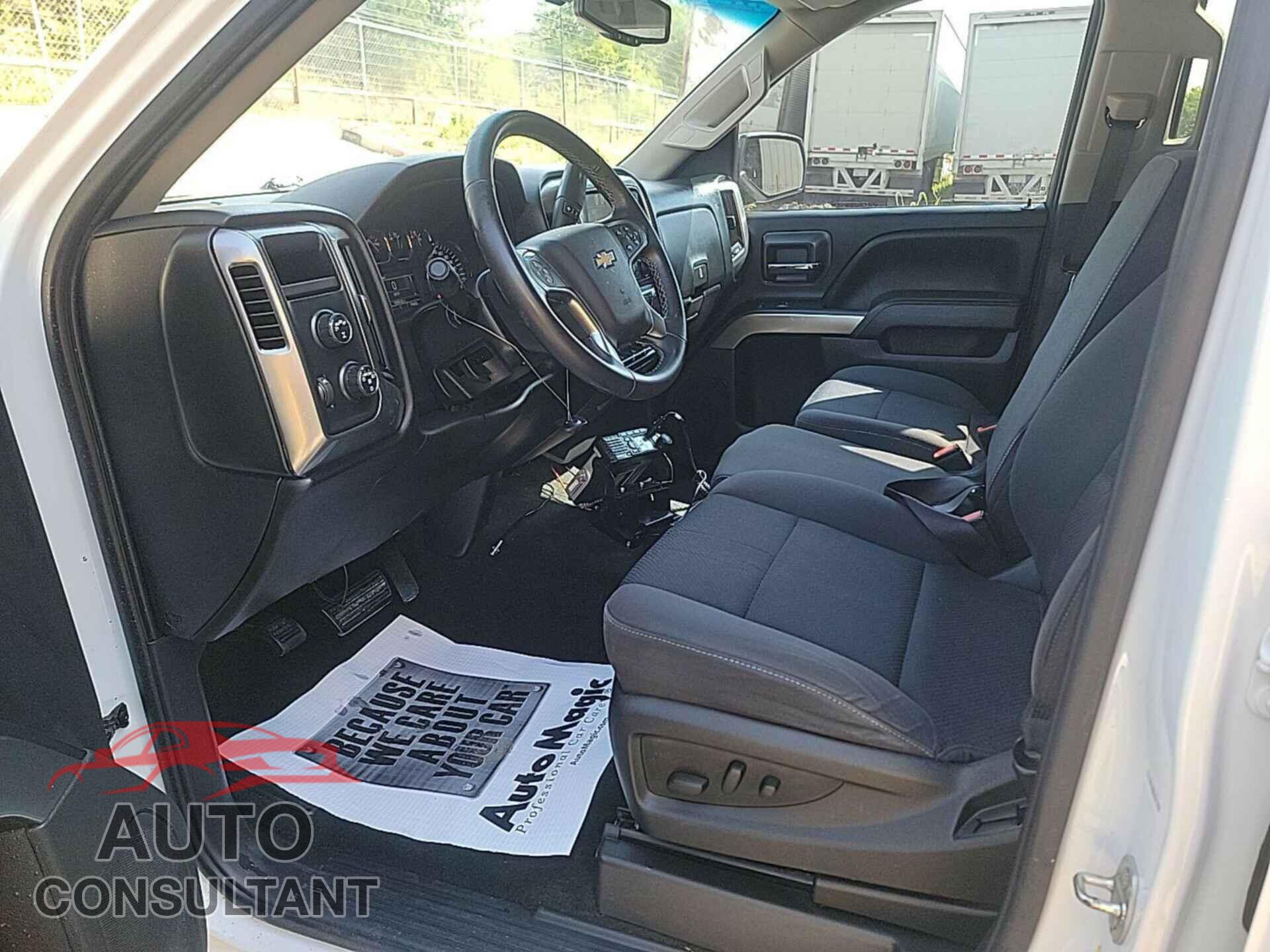 CHEVROLET SILVERADO 2017 - 3GCUKREC8HG324467