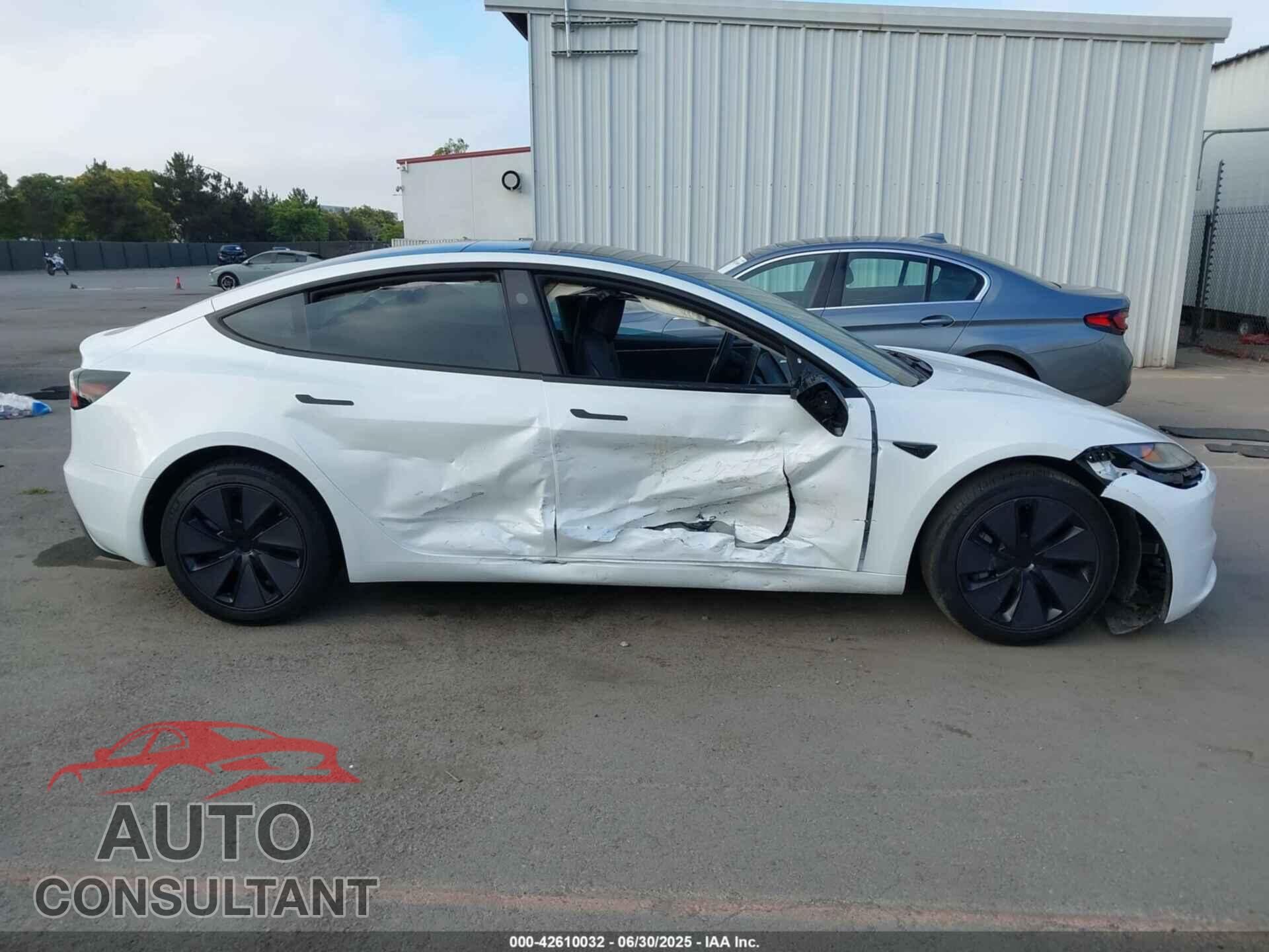 TESLA MODEL 3 2025 - 5YJ3E1EA2SF920965