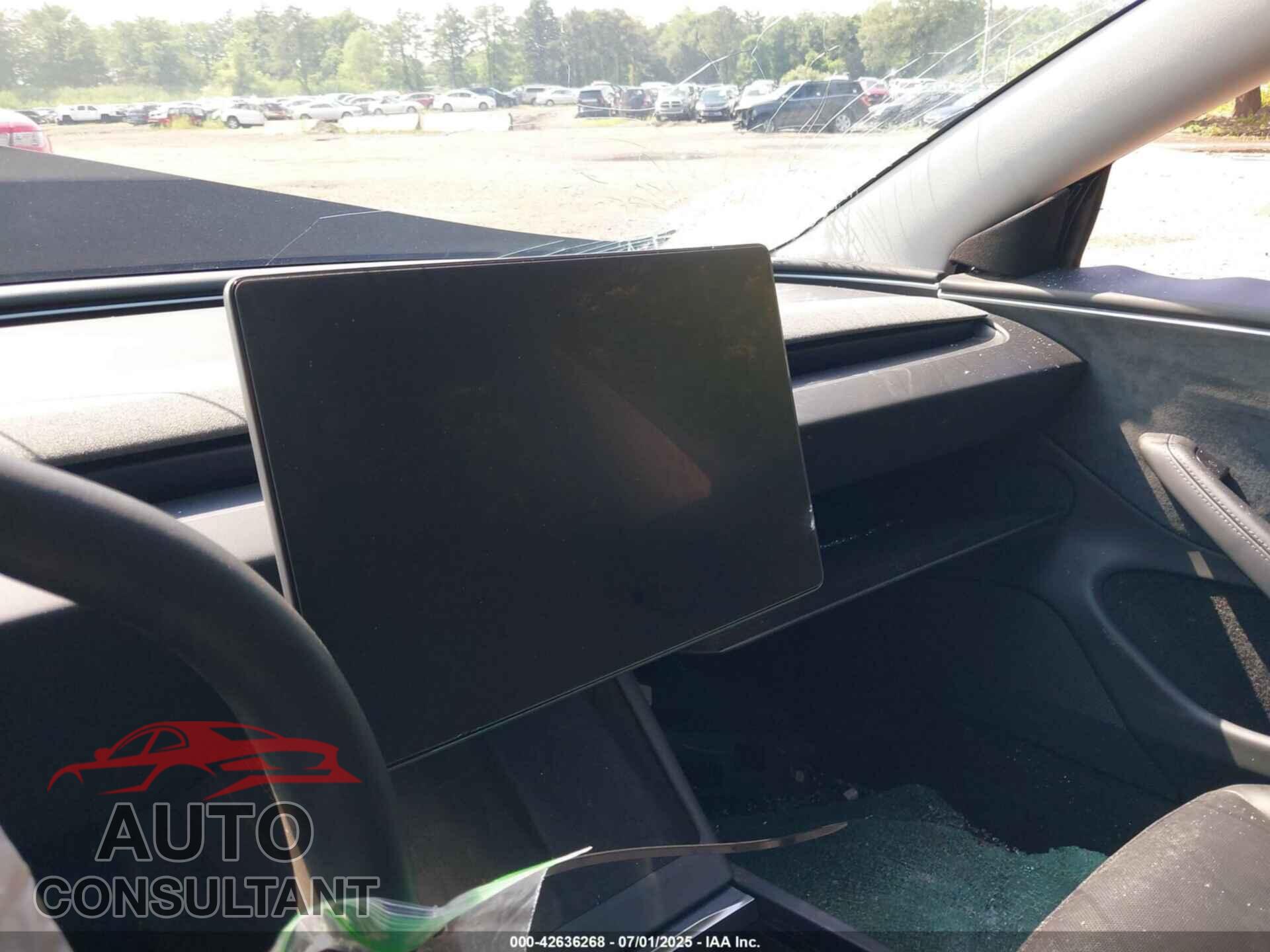 TESLA MODEL 3 2024 - 5YJ3E1EB5RF832608