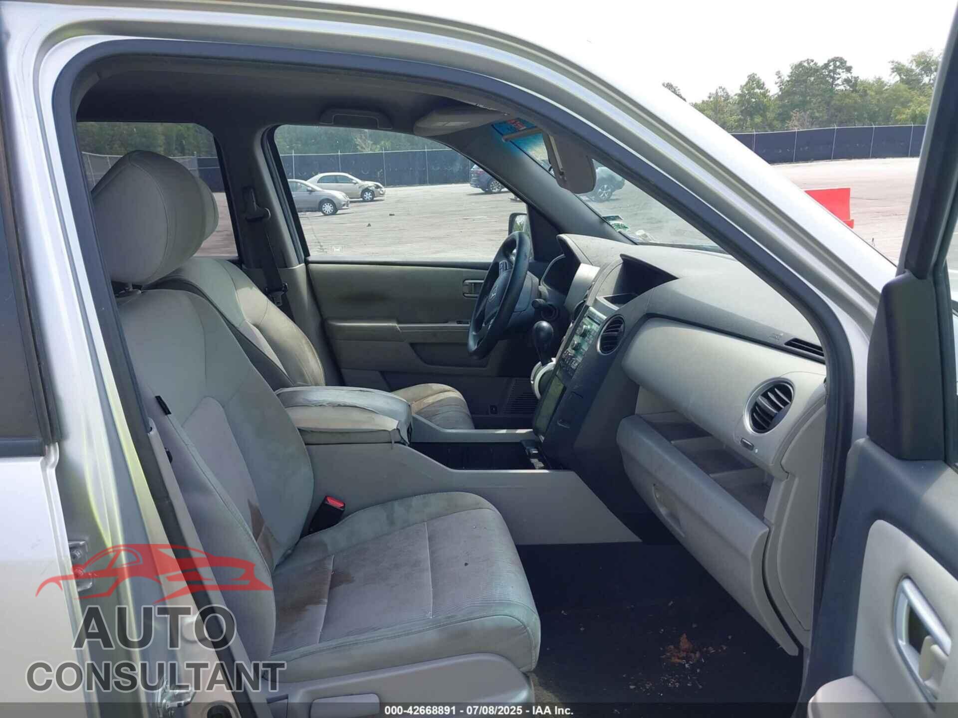 HONDA PILOT 2011 - 5FNYF4H41BB081370