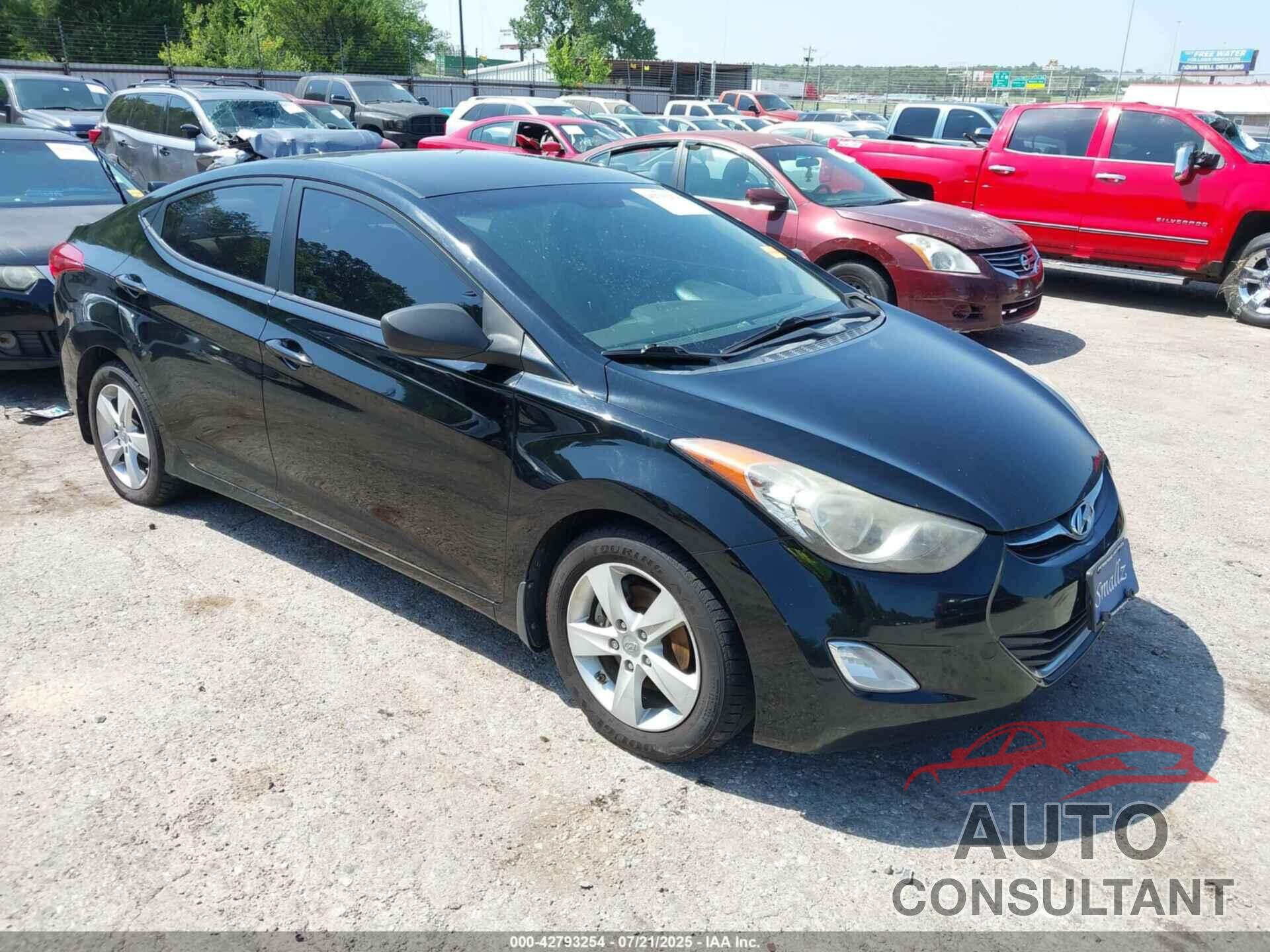 HYUNDAI ELANTRA 2012 - KMHDH4AE4CU305098