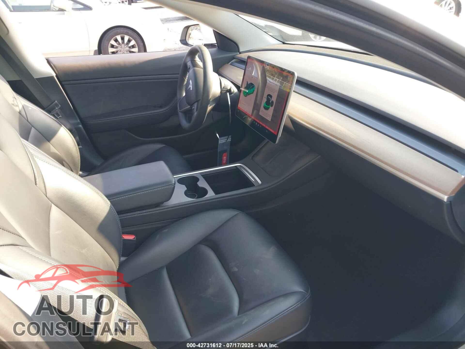 TESLA MODEL 3 2021 - 5YJ3E1EB5MF859865