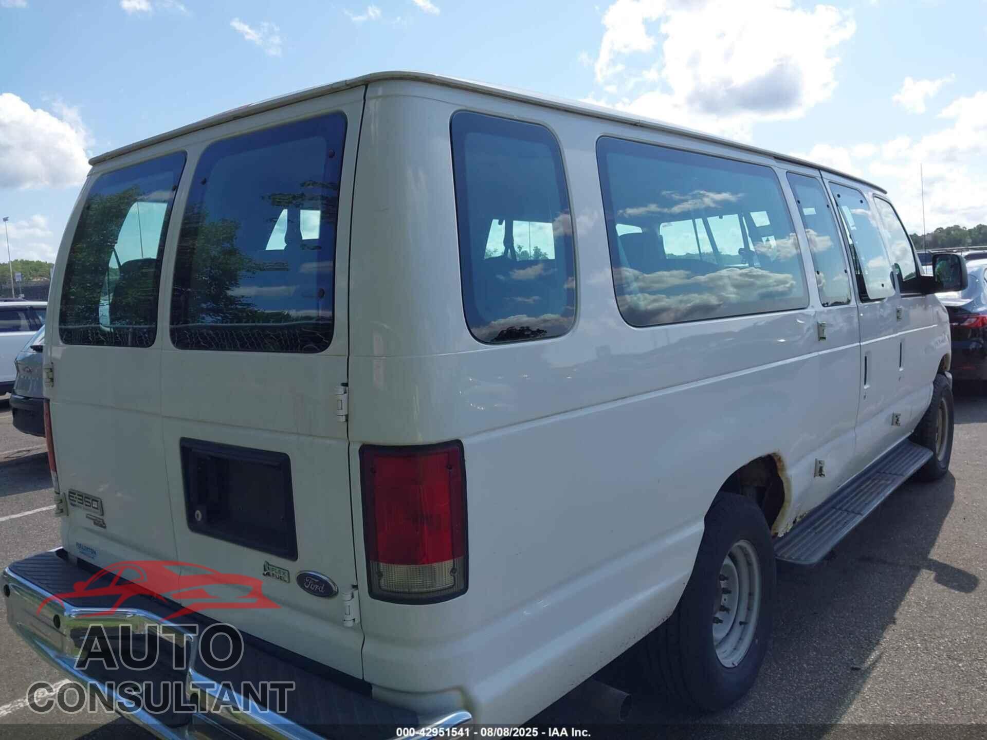 FORD E-350 SUPER DUTY 2011 - 1FBSS3BL3BDA20237