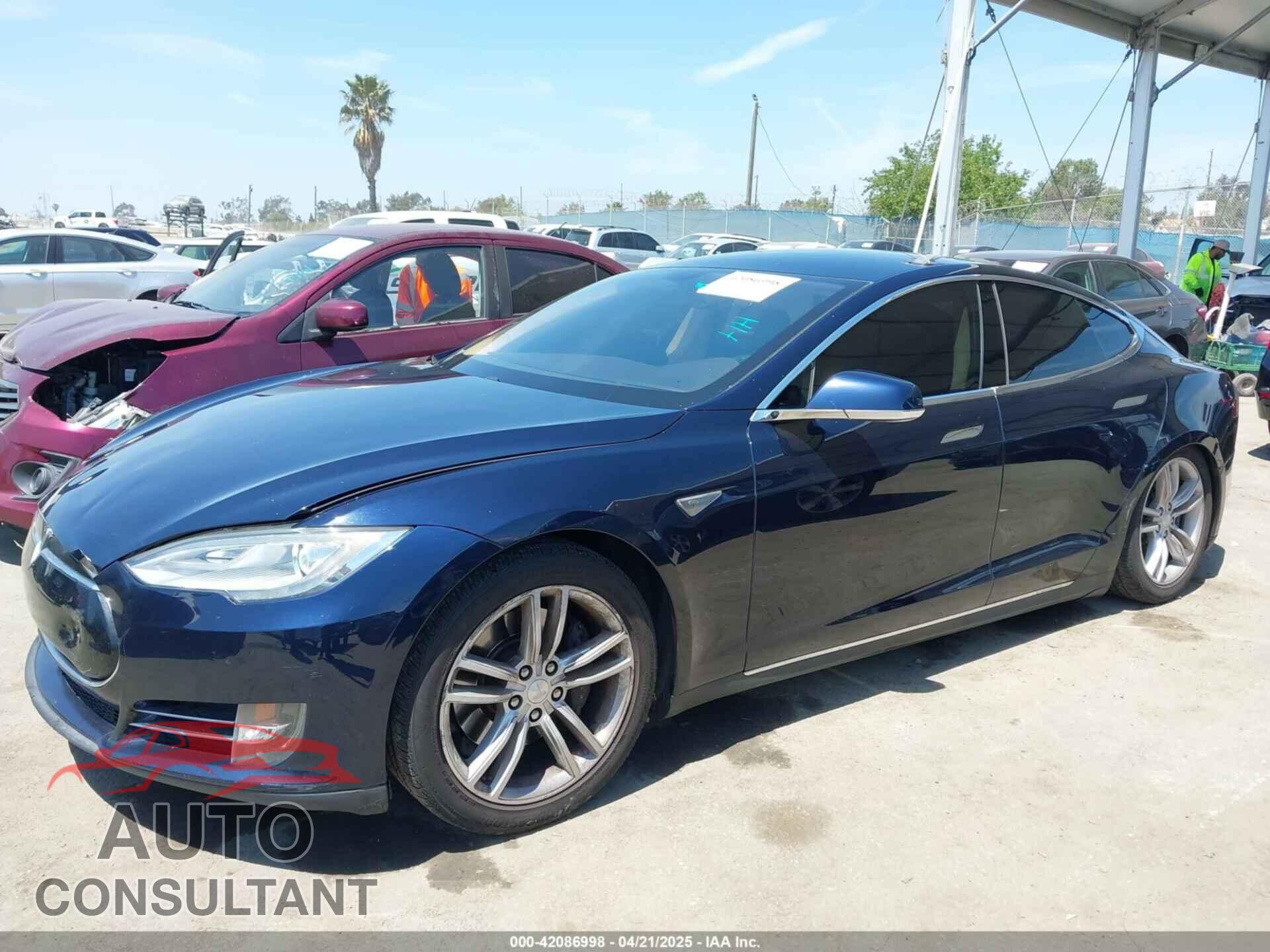 TESLA MODEL S 2013 - 5YJSA1DN1DFP05317
