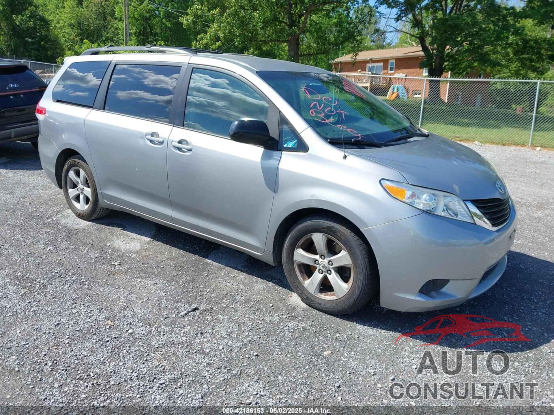TOYOTA SIENNA 2011 - 5TDKK3DC2BS175598