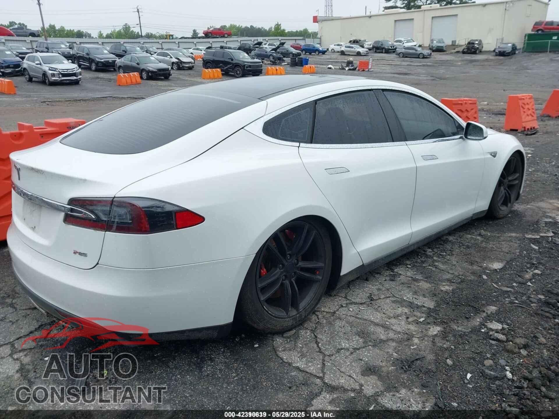 TESLA MODEL S 2013 - 5YJSA1DP6DFP04116