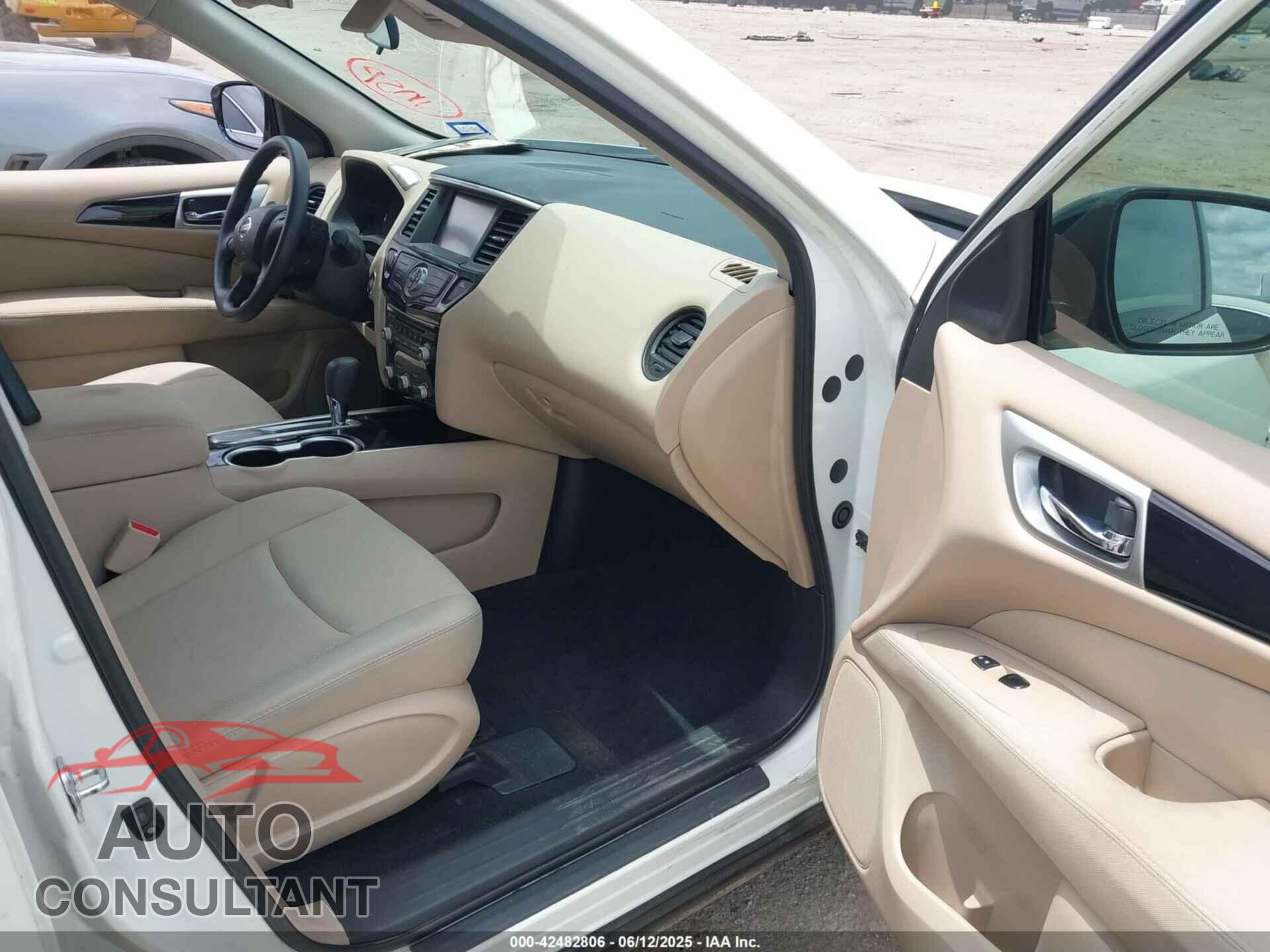 NISSAN PATHFINDER 2017 - 5N1DR2MN7HC684513