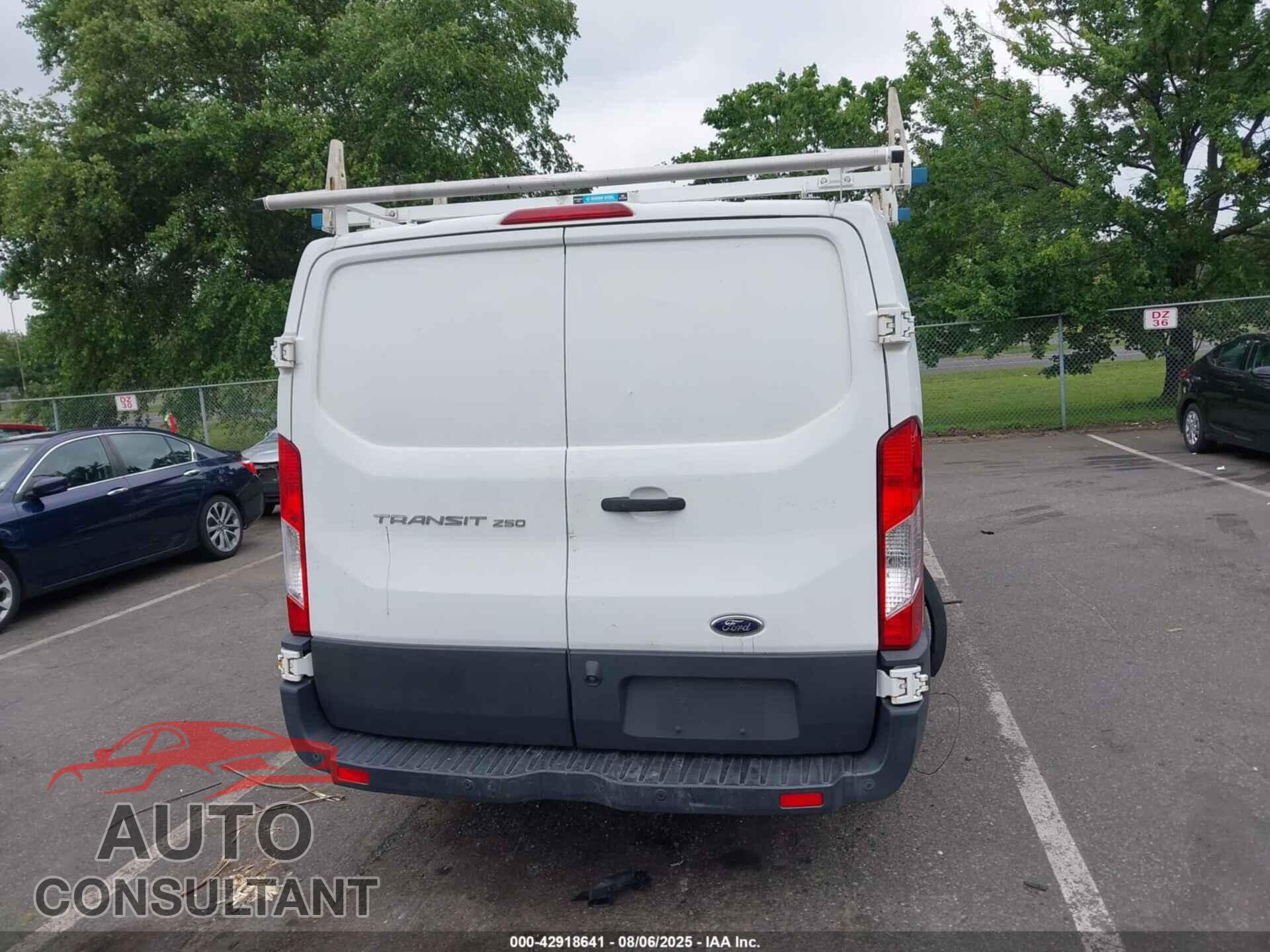 FORD TRANSIT-250 2016 - 1FTYR1ZM8GKA28647