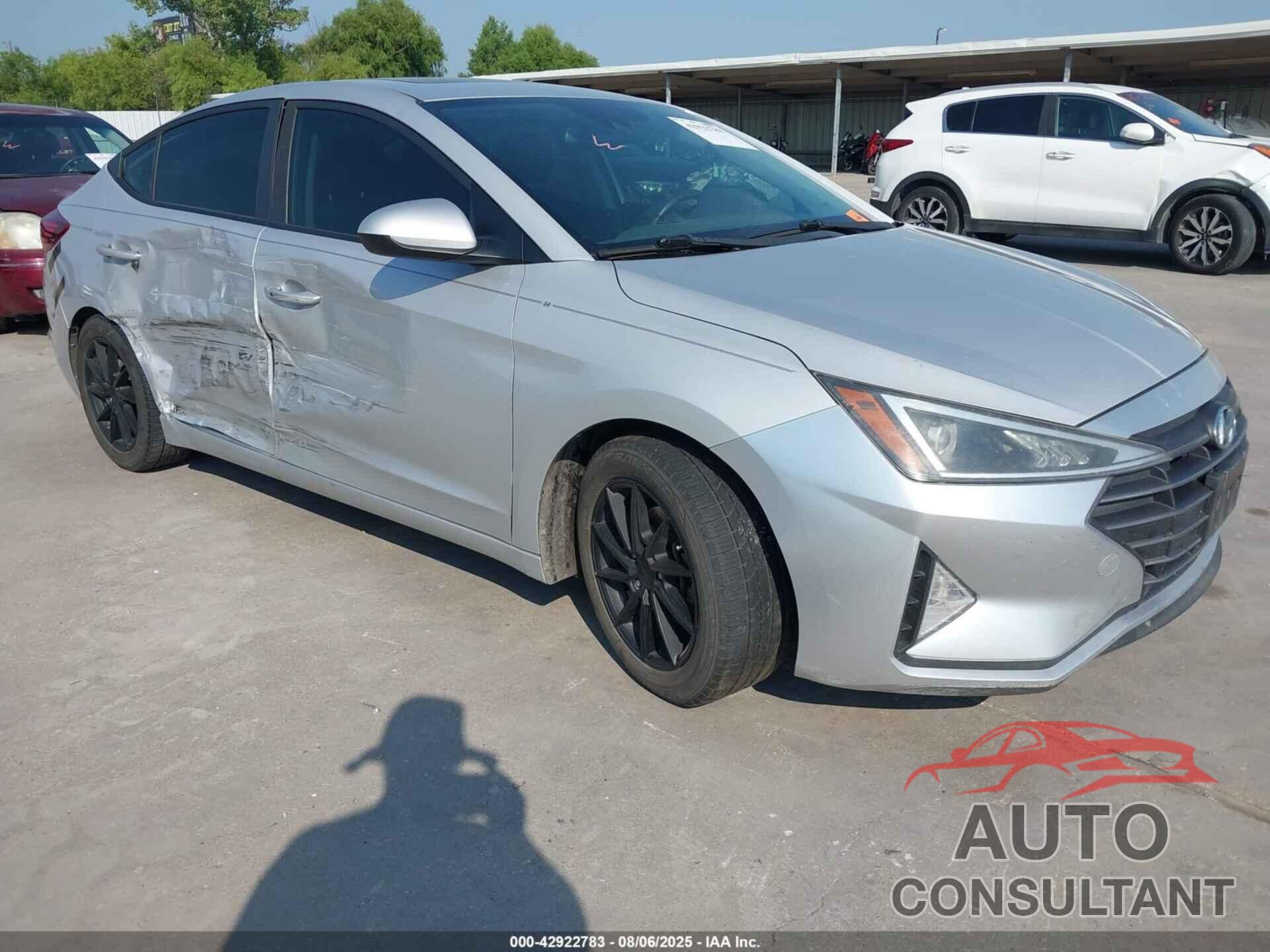 HYUNDAI ELANTRA 2019 - KMHD84LF1KU866430