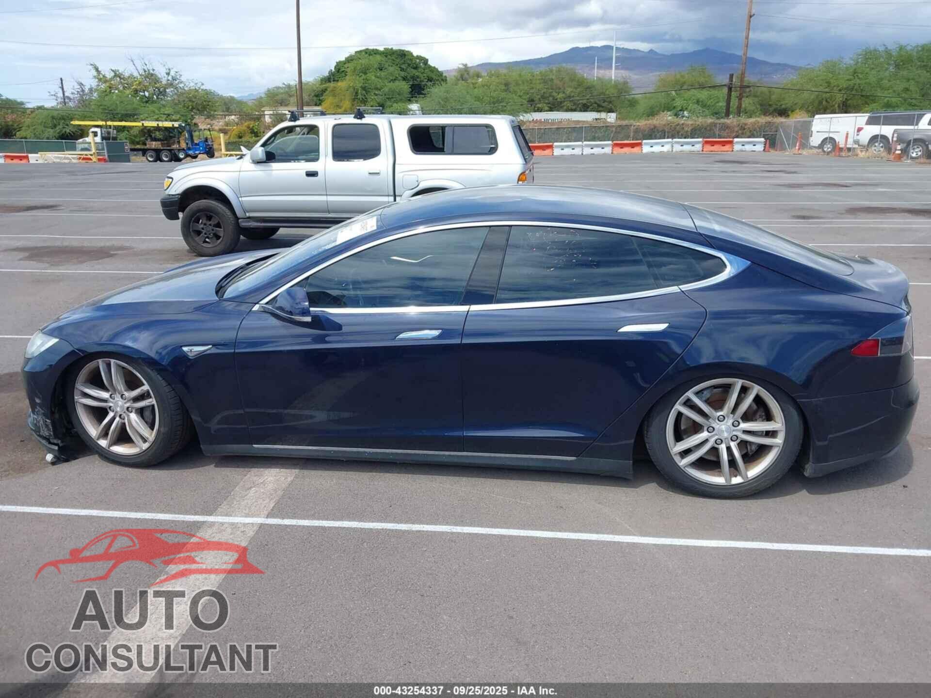 TESLA MODEL S 2014 - 5YJSA1S13EFP41107