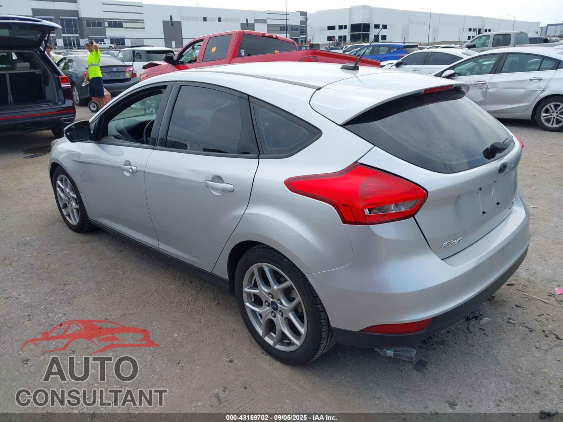 FORD FOCUS 2015 - 1FADP3K2XFL304138