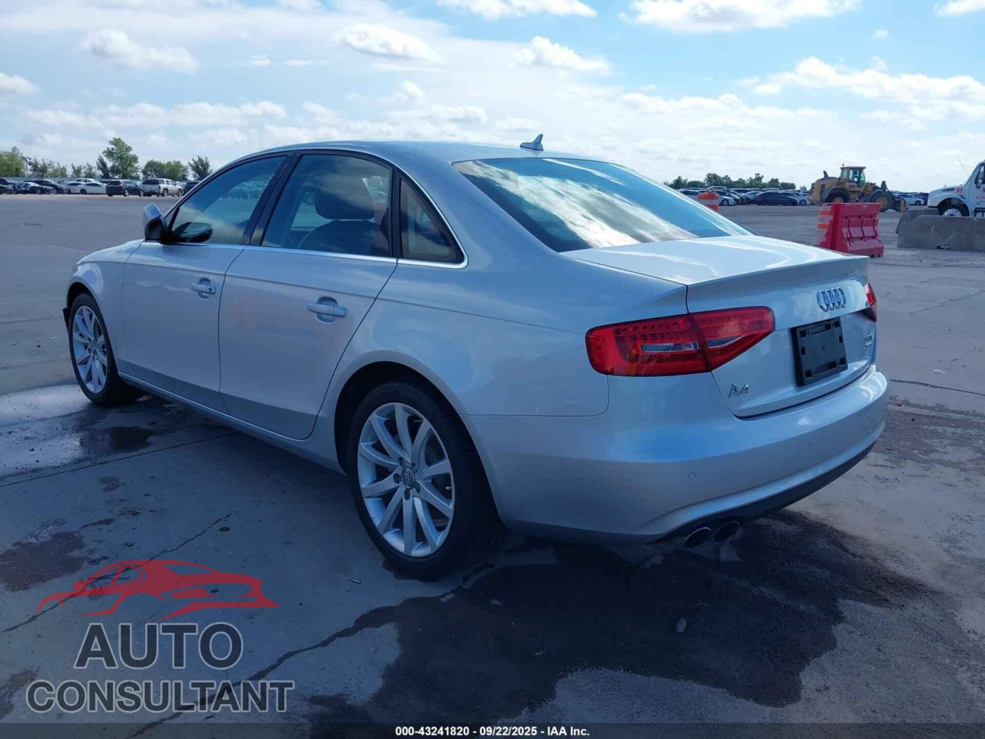 AUDI A4 2013 - WAUFFAFL2DA183916