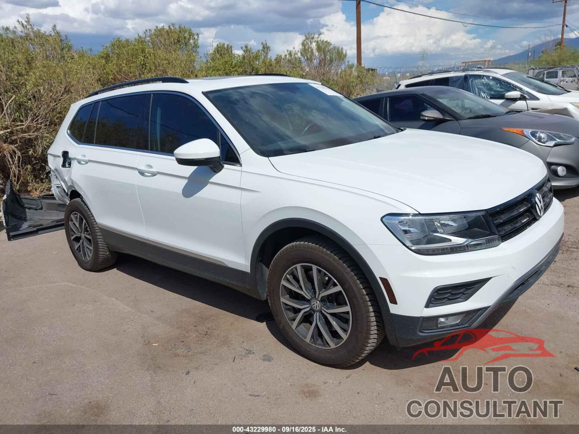 VOLKSWAGEN TIGUAN 2018 - 3VV3B7AX4JM033546