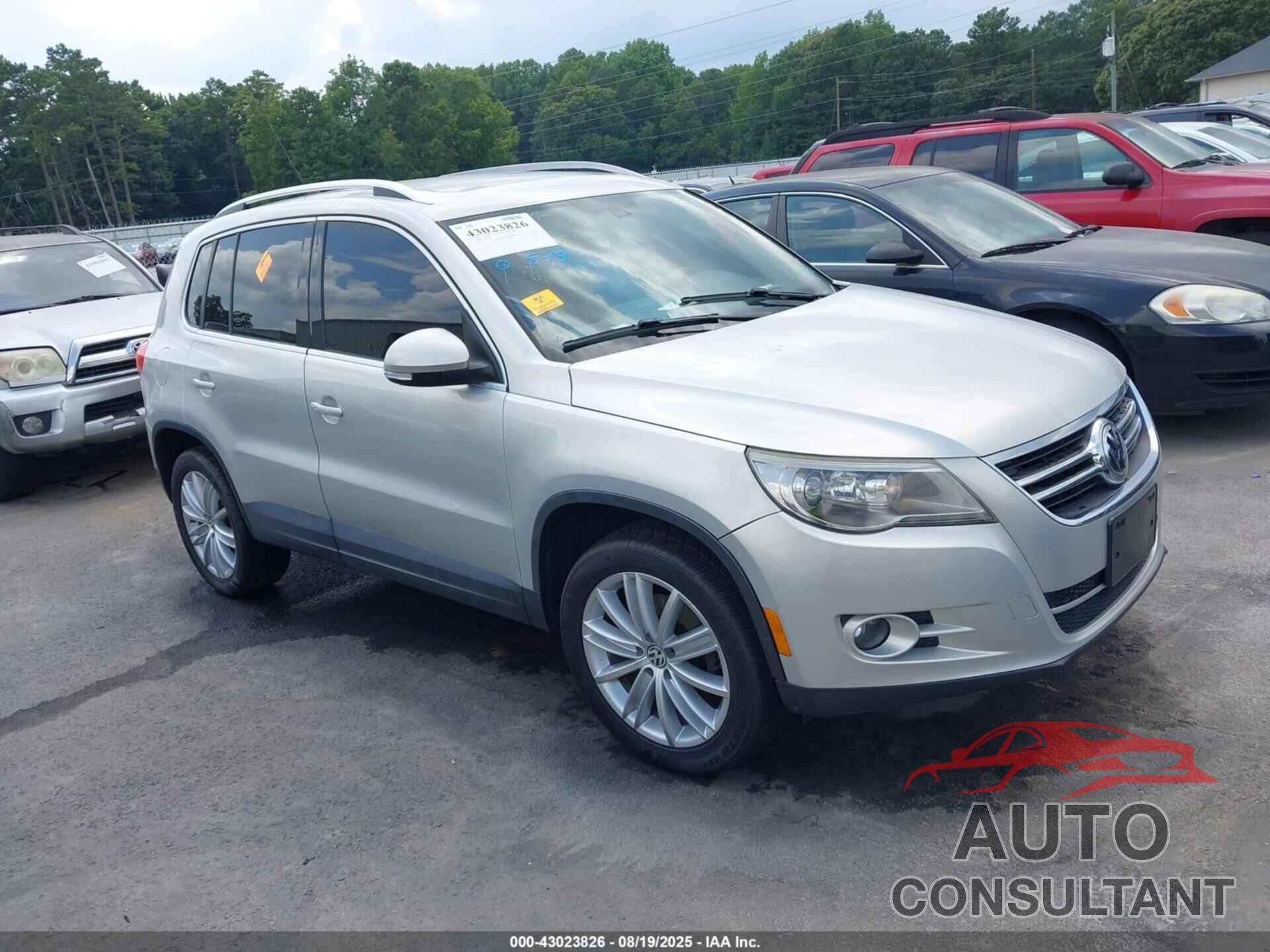 VOLKSWAGEN TIGUAN 2011 - WVGBV7AX6BW533948