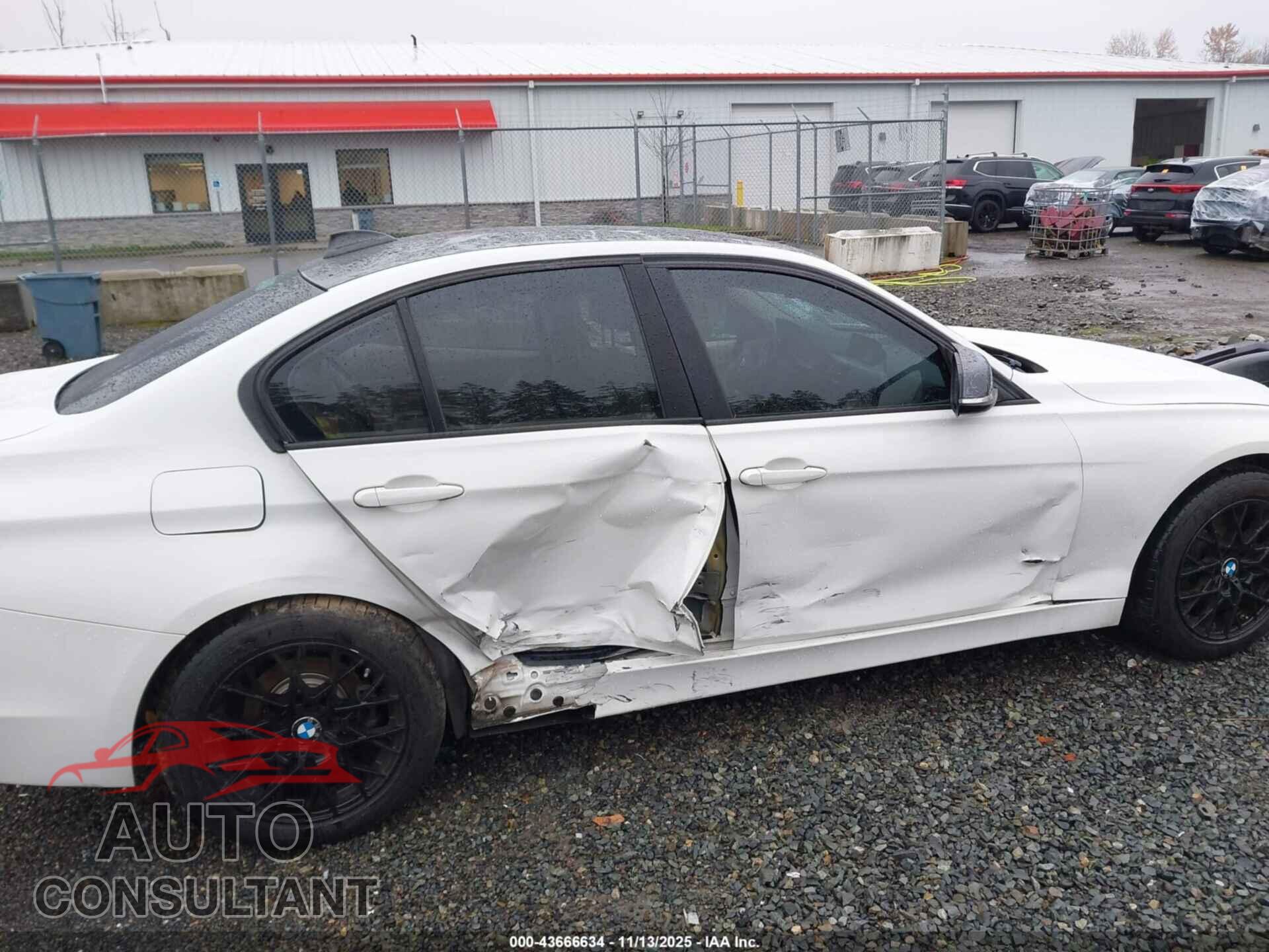 BMW 328I 2013 - WBA3B3C58DF543743