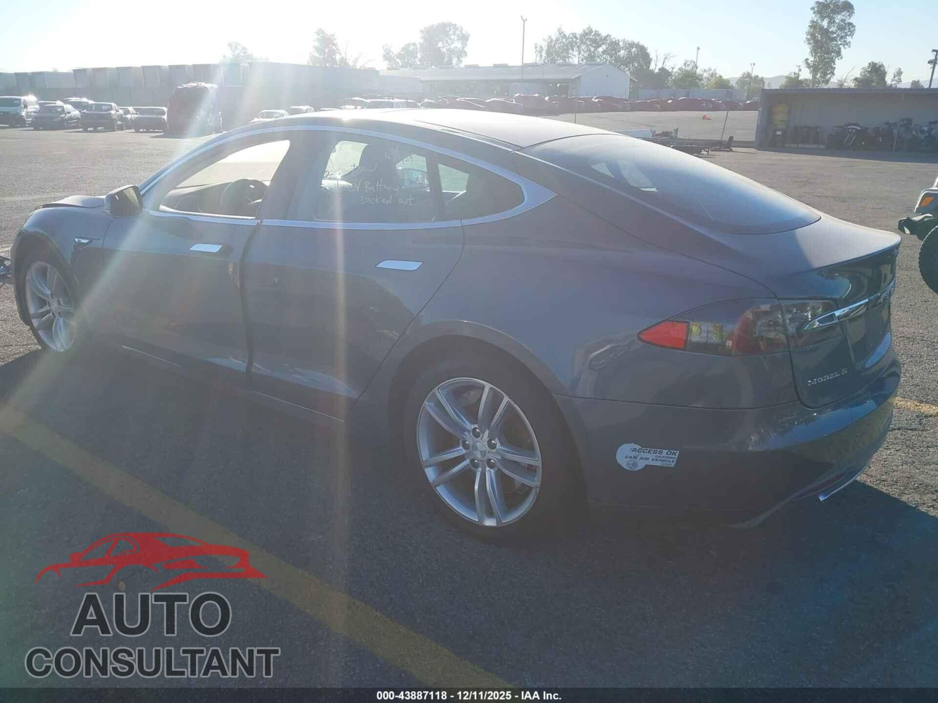 TESLA MODEL S 2013 - 5YJSA1CN0DFP14088