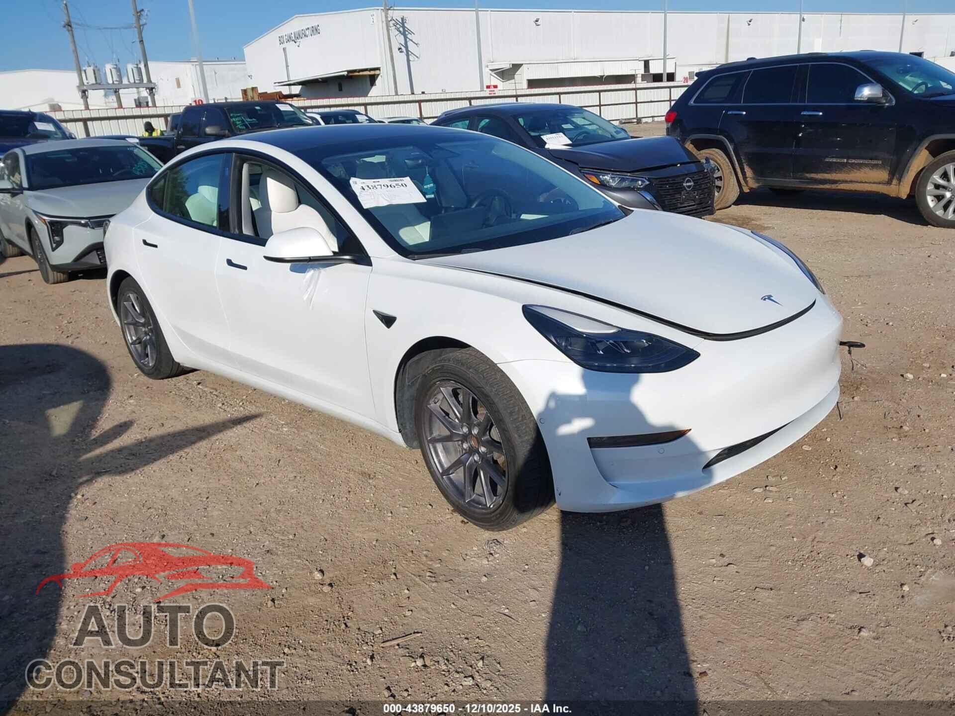 TESLA MODEL 3 2022 - 5YJ3E1EA2NF325828