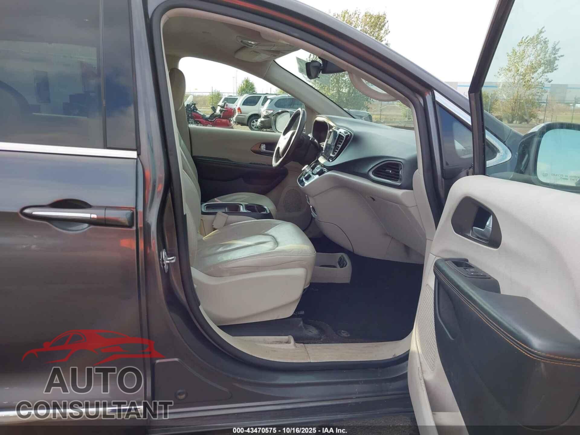 CHRYSLER PACIFICA 2017 - 2C4RC1BG3HR501318