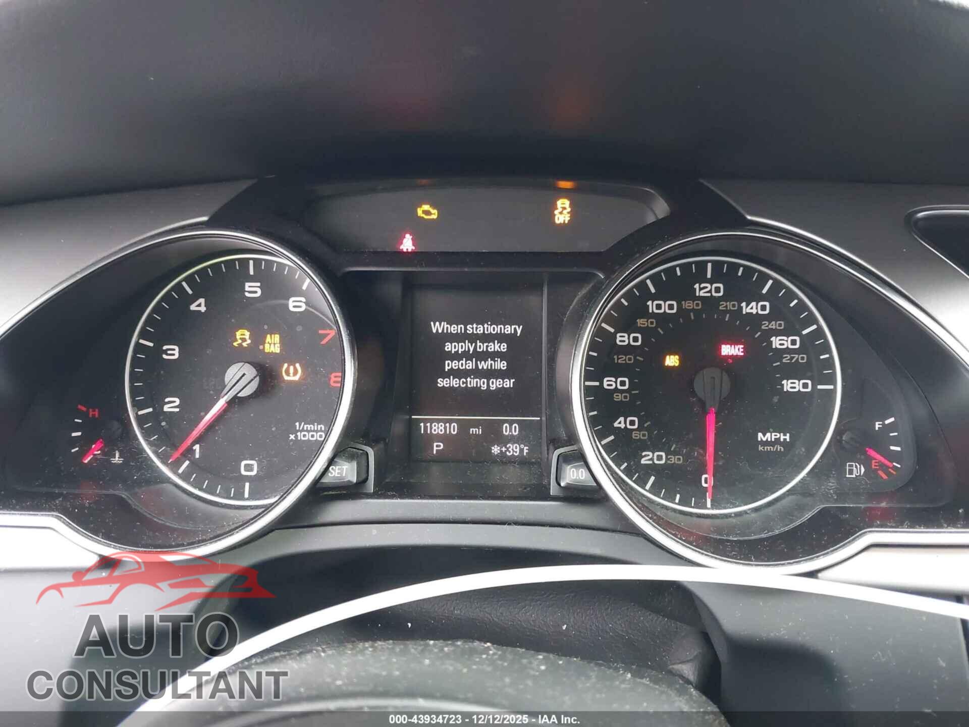 AUDI A5 2012 - WAULFAFR9CA001828