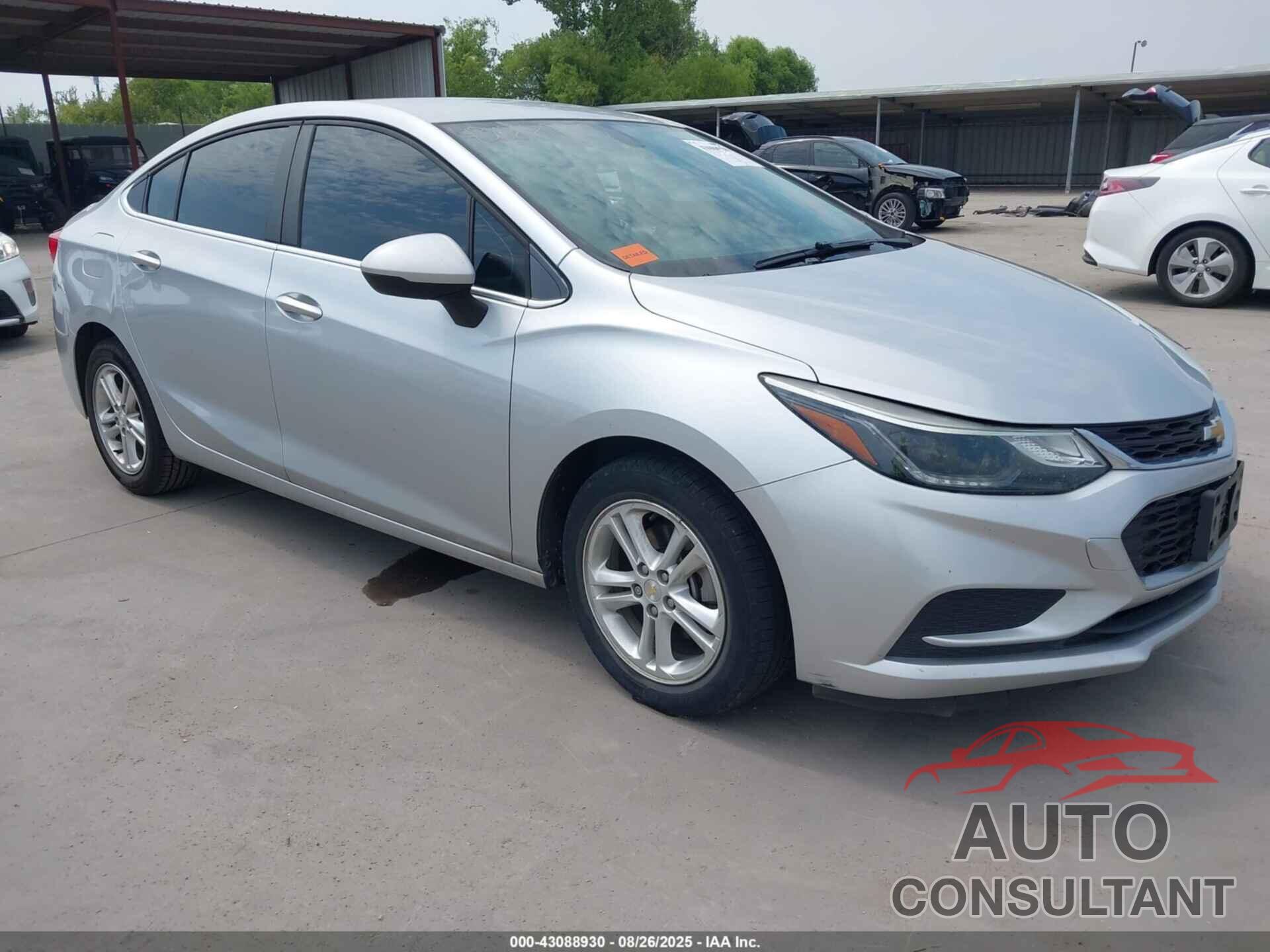 CHEVROLET CRUZE 2018 - 1G1BE5SM5J7166572