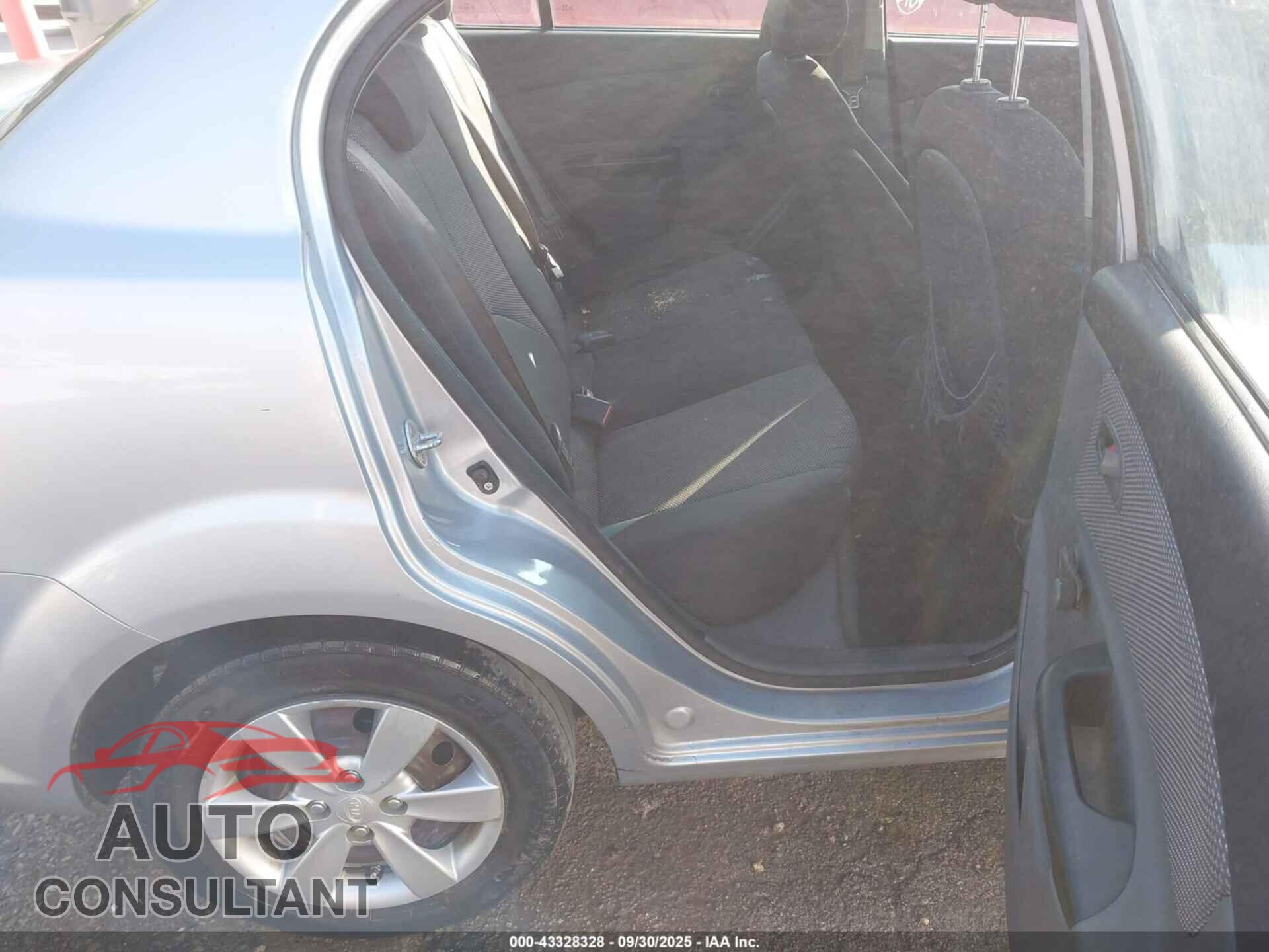 KIA RIO 2011 - KNADH4A35B6850875
