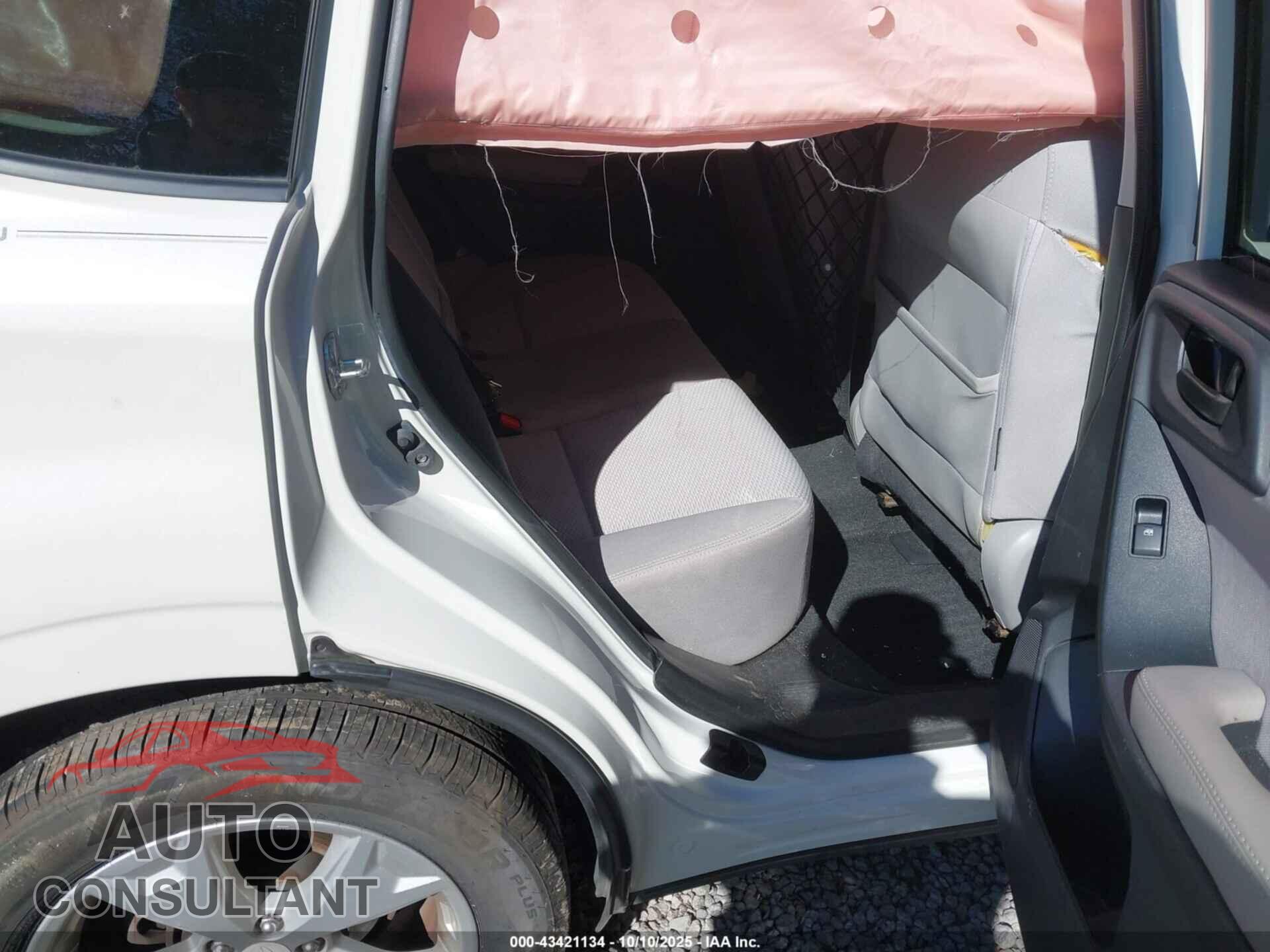SUBARU FORESTER 2016 - JF2SJADC6GH529126