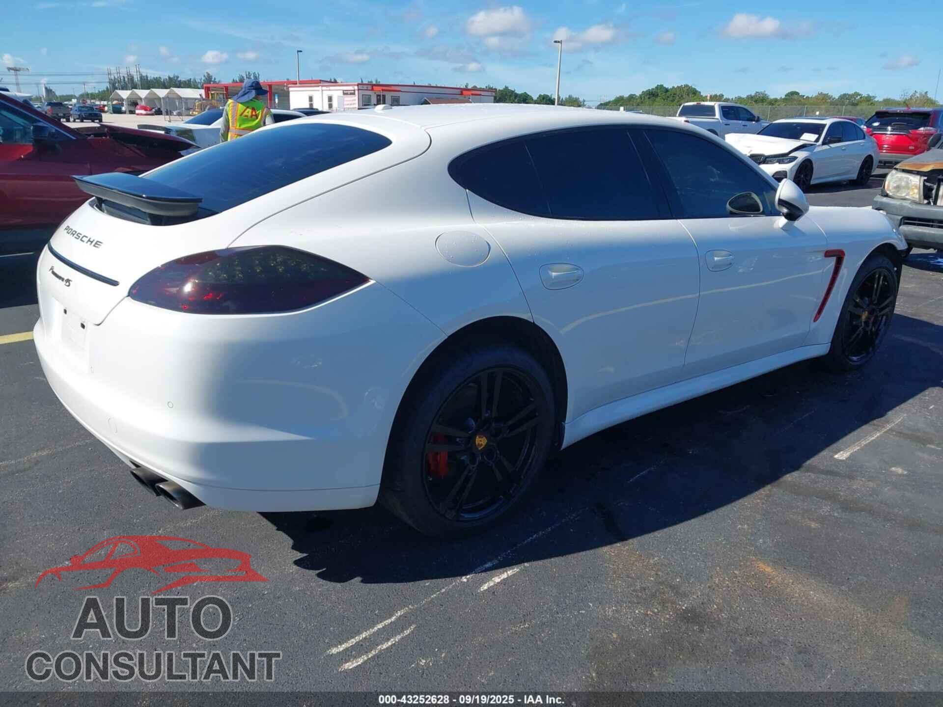 PORSCHE PANAMERA 2011 - WP0AB2A74BL061682