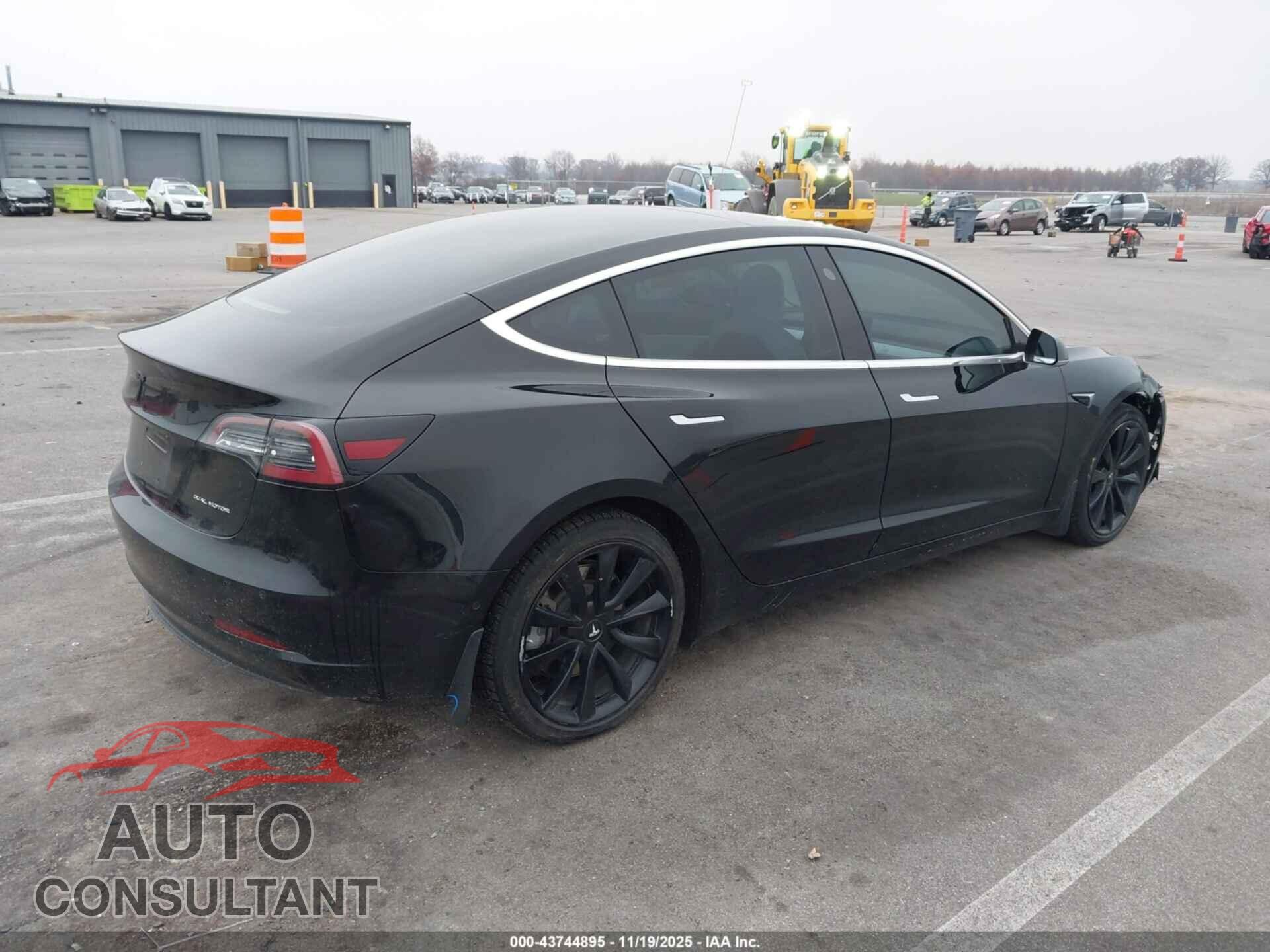 TESLA MODEL 3 2018 - 5YJ3E1EB5JF100290