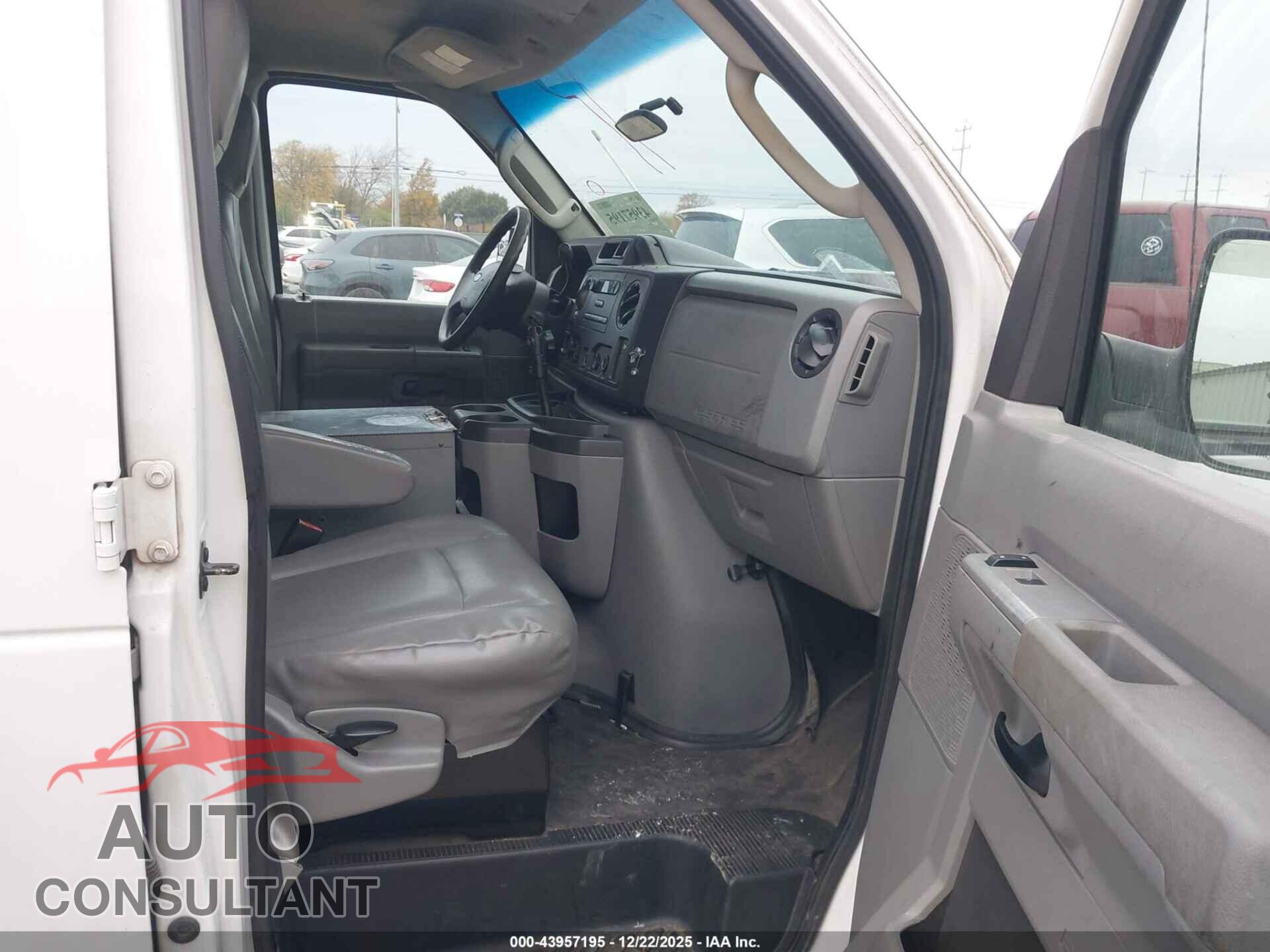 FORD E-350 SUPER DUTY 2012 - 1FBSS3BL7CDB25512