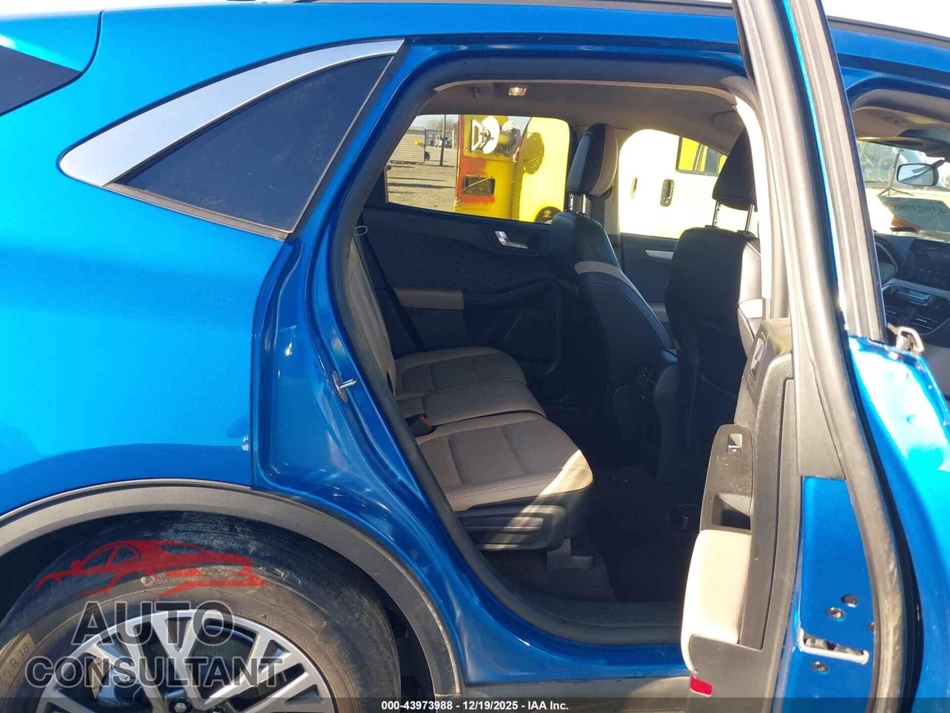 FORD ESCAPE 2020 - 1FMCU0H60LUA37116