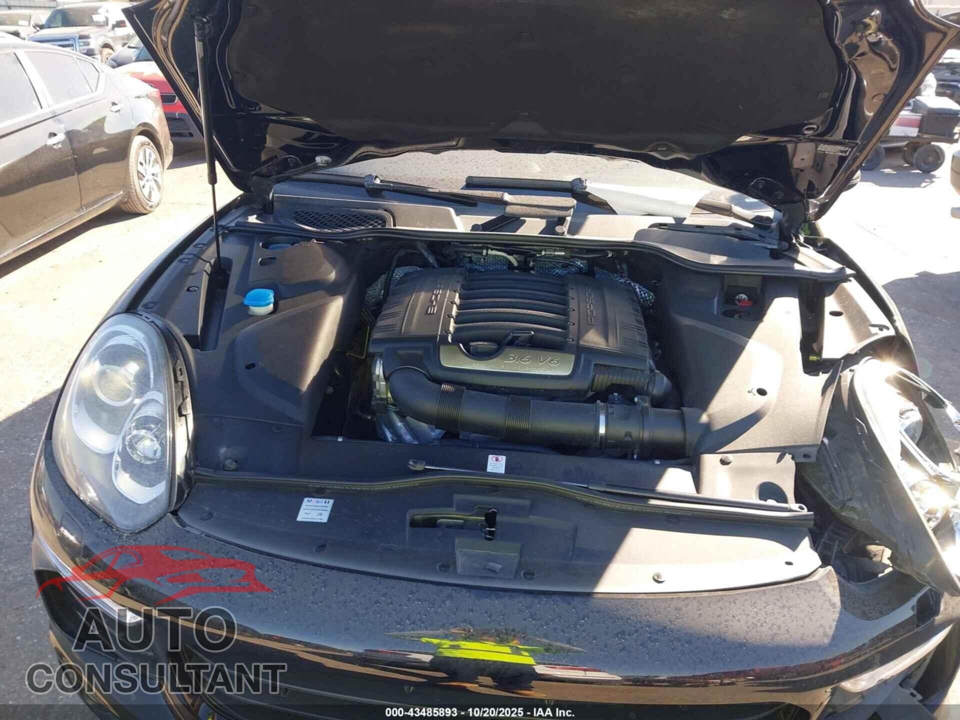 PORSCHE CAYENNE 2017 - WP1AA2A26HKA83493