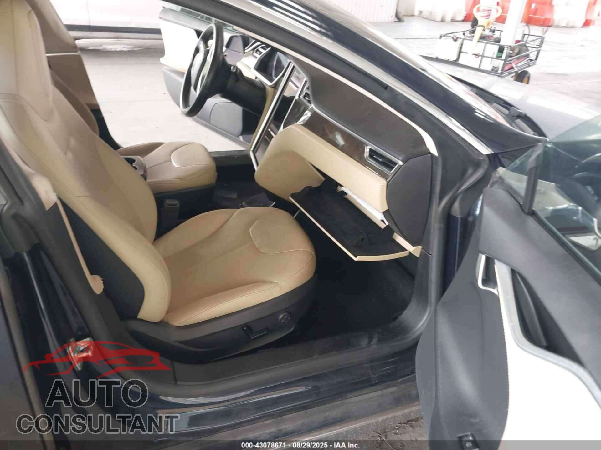 TESLA MODEL S 2013 - 5YJSA1AC8DFP10114