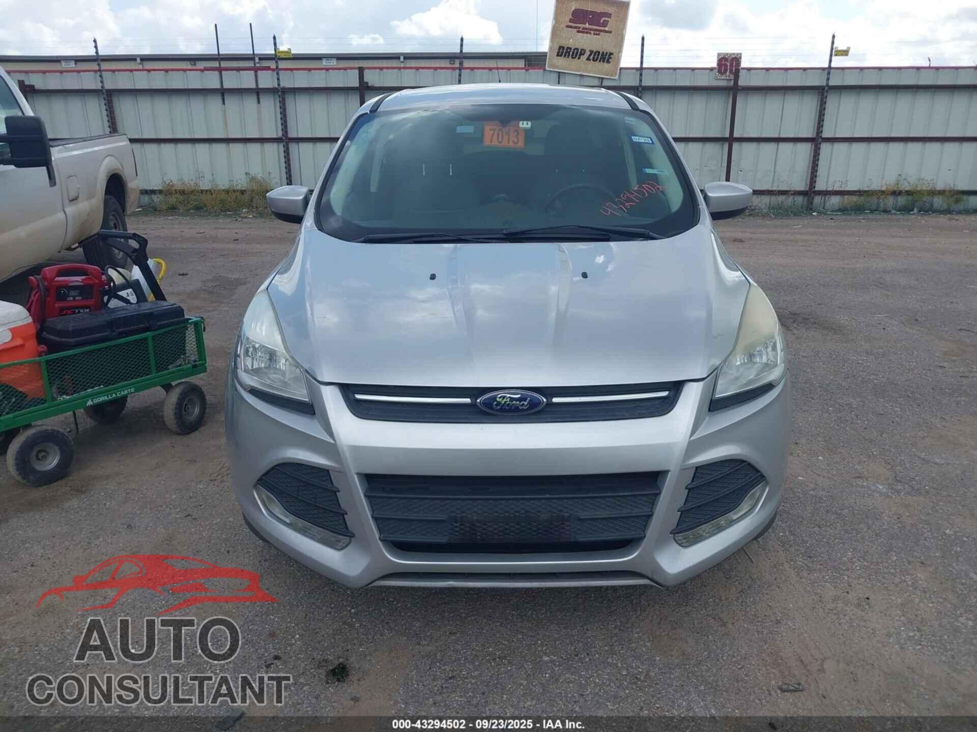 FORD ESCAPE 2014 - 1FMCU0GX7EUC22745