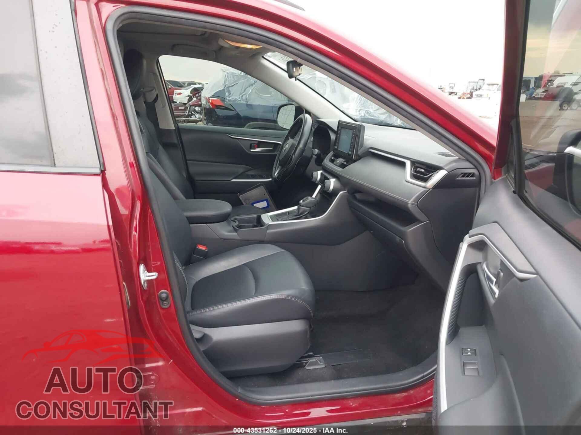 TOYOTA RAV4 2019 - JTMC1RFVXKD031768