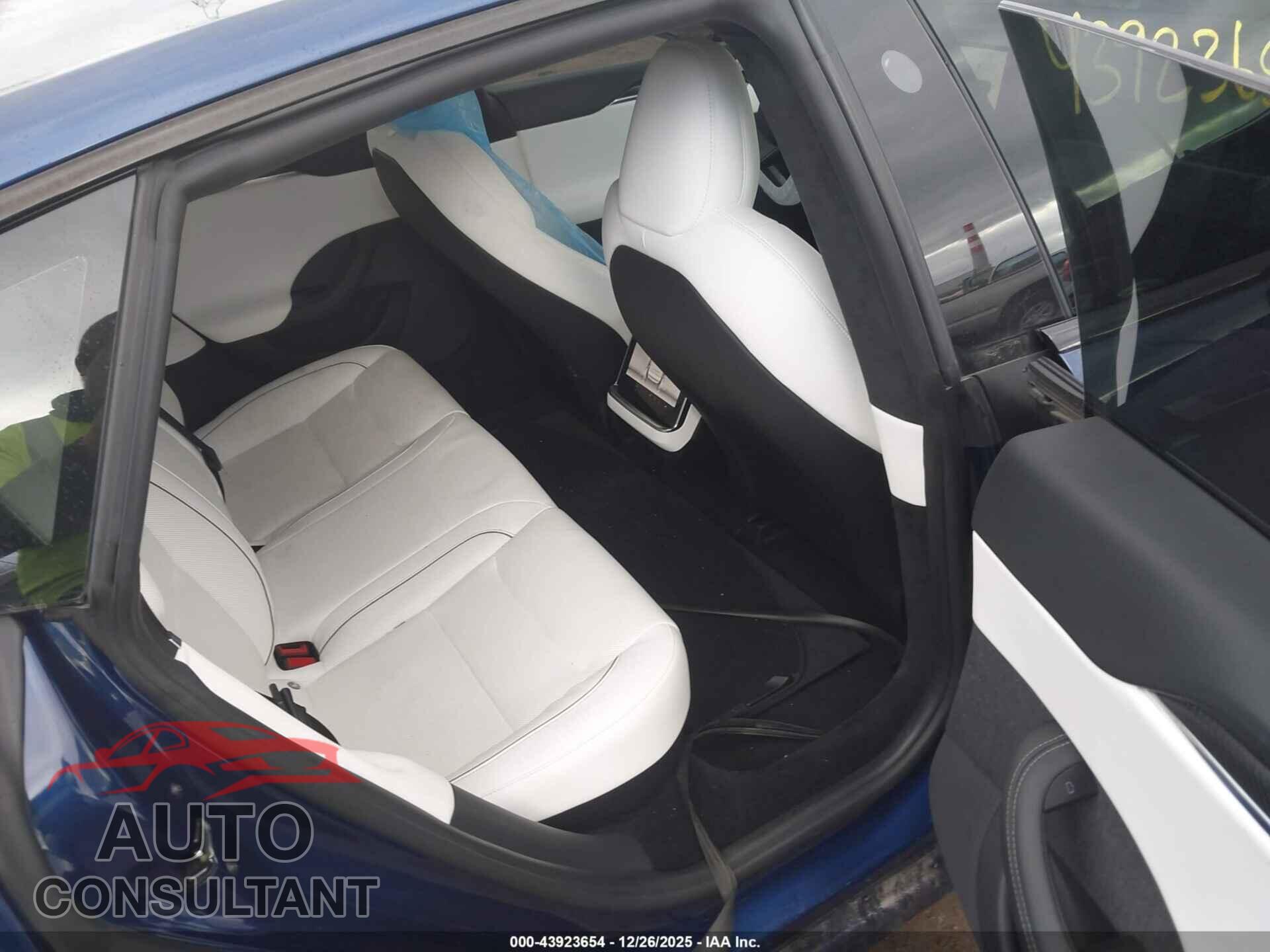 TESLA MODEL S 2021 - 5YJSA1E64MF452906