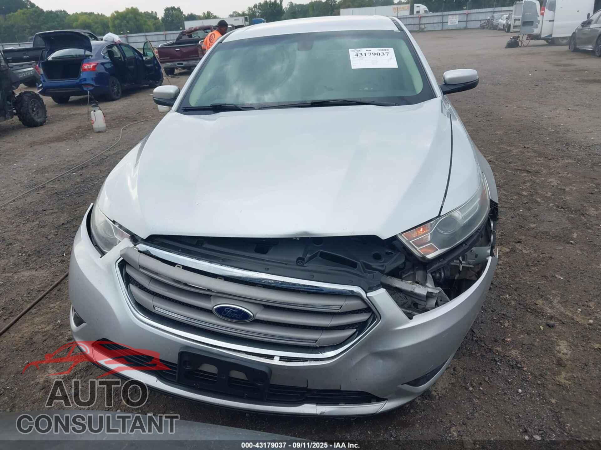 FORD TAURUS 2013 - 1FAHP2E83DG221152