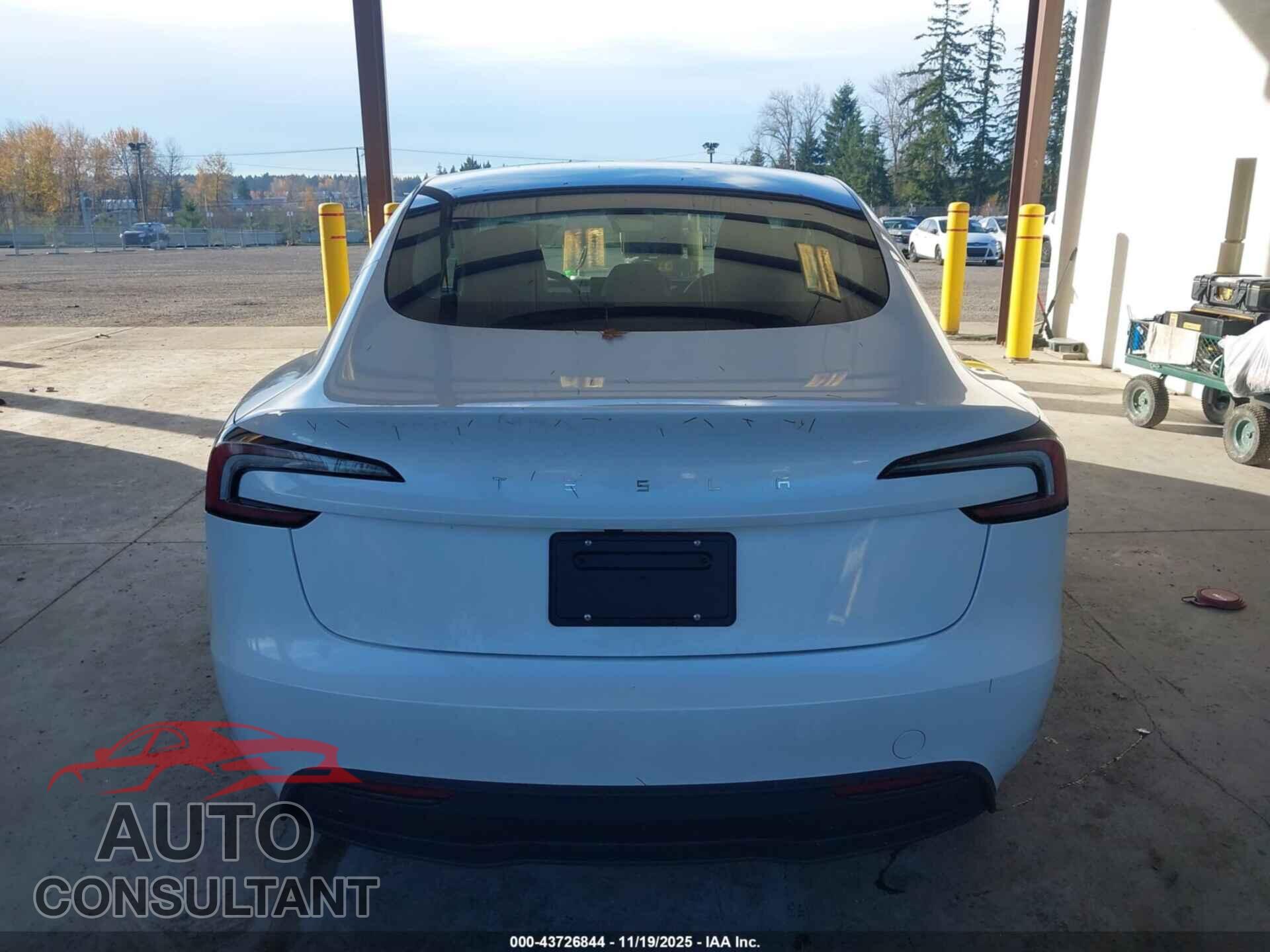 TESLA MODEL 3 2024 - 5YJ3E1EA9RF866476
