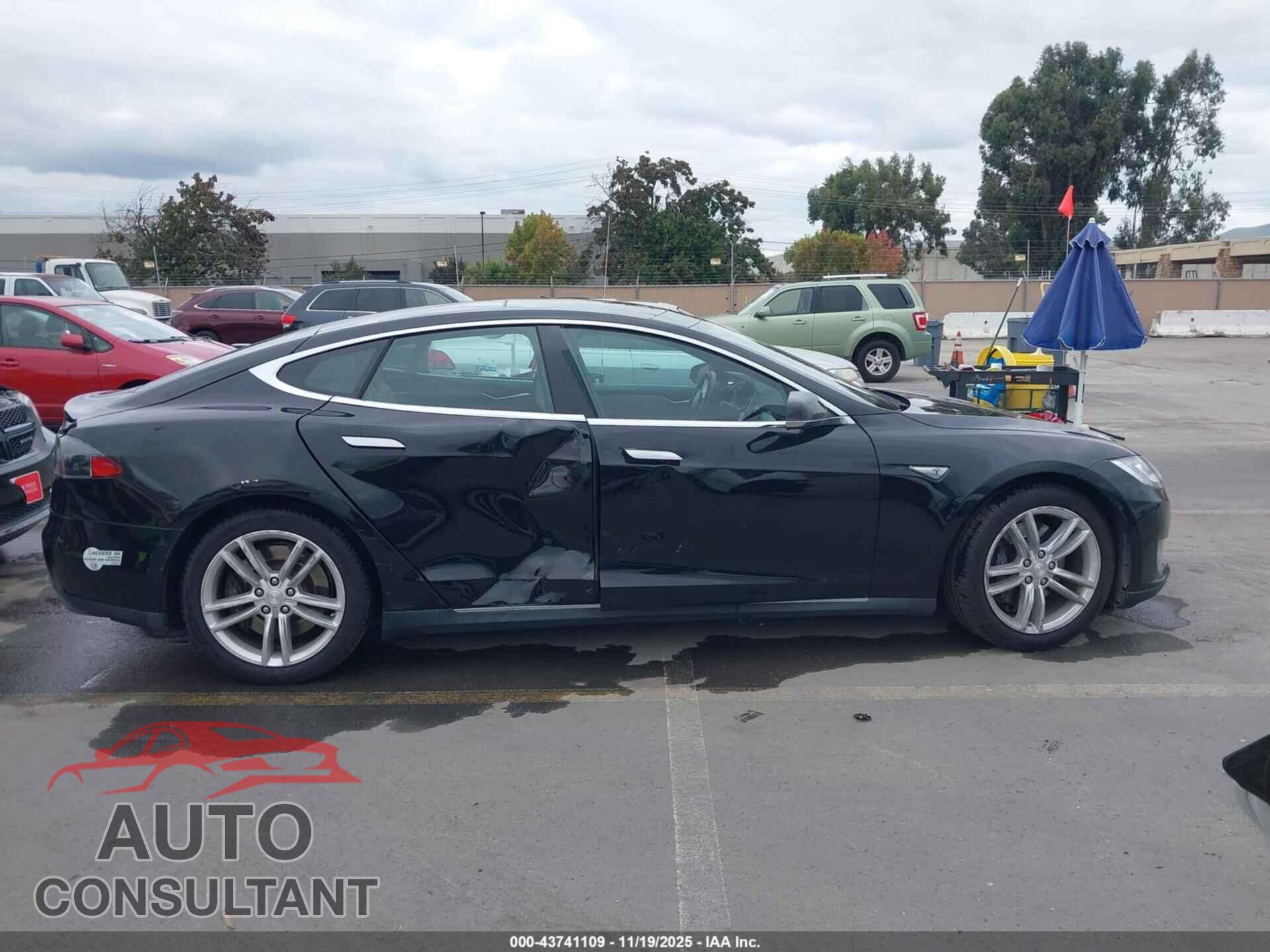 TESLA MODEL S 2015 - 5YJSA1E16FF107254