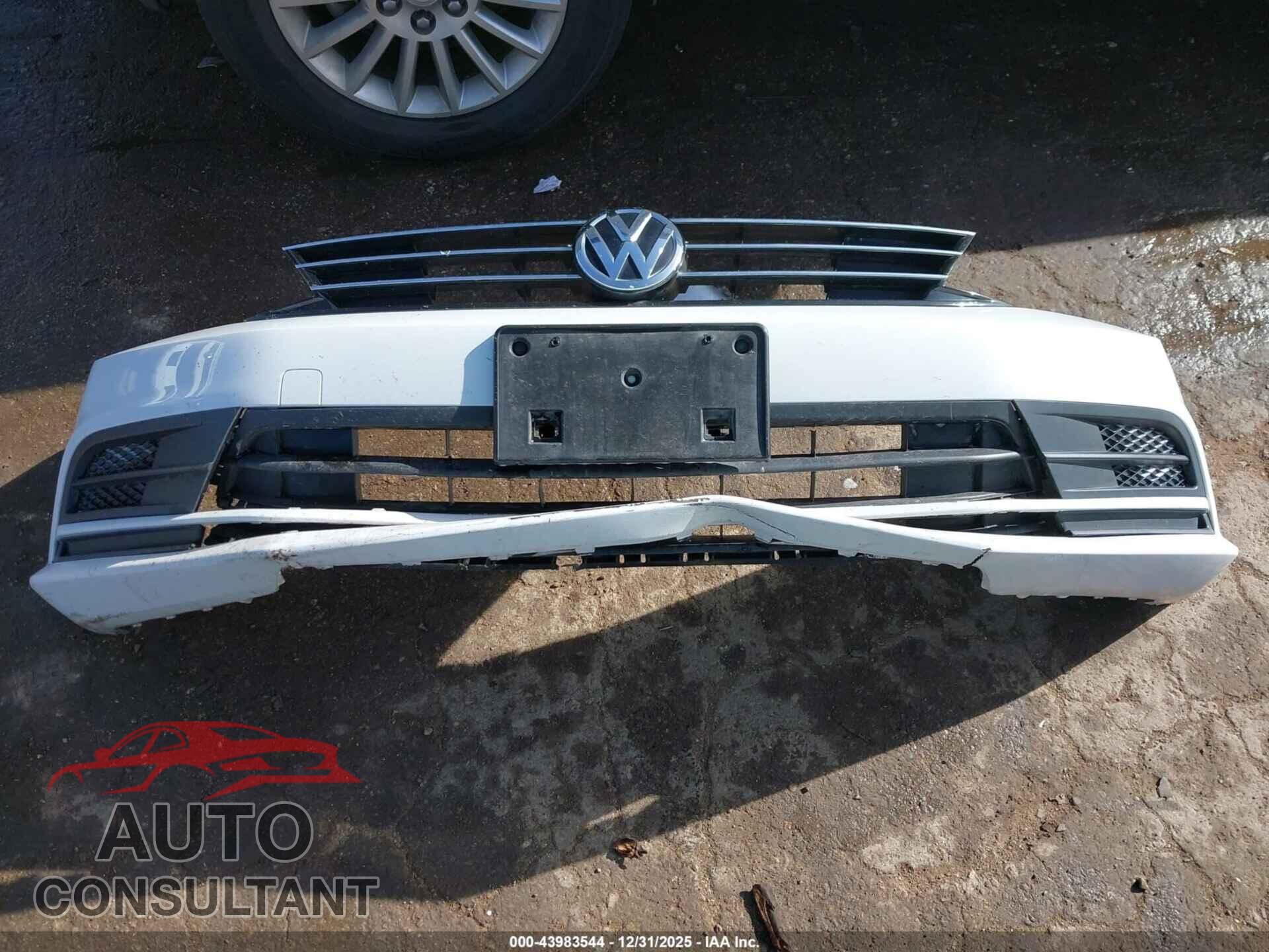 VOLKSWAGEN JETTA 2017 - 3VW2B7AJ8HM400803