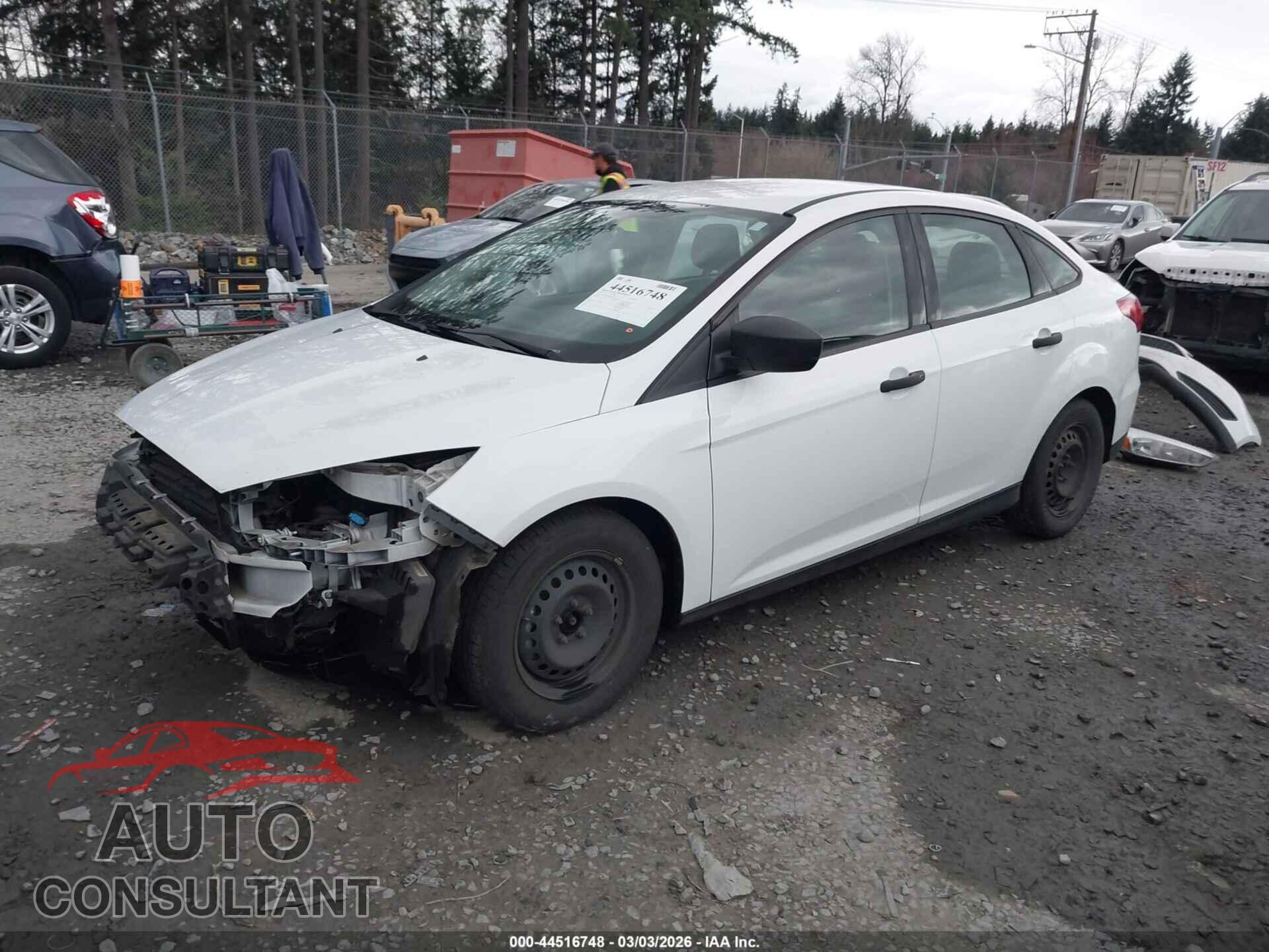 FORD FOCUS 2017 - 1FADP3E28HL348587