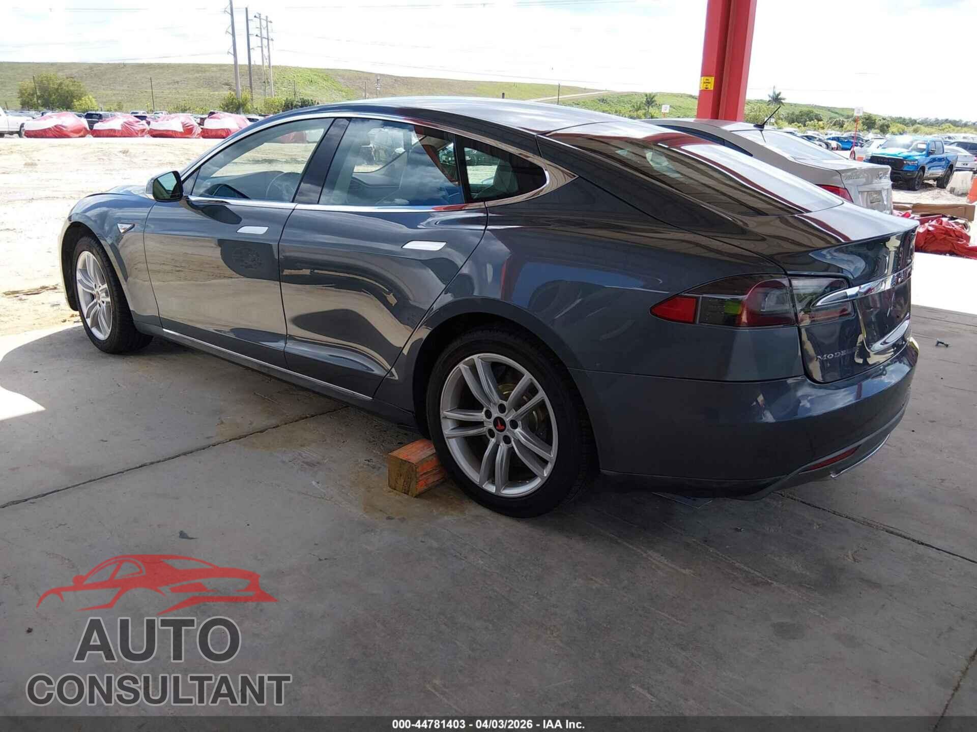 TESLA MODEL S 2013 - 5YJSA1AC2DFP10769