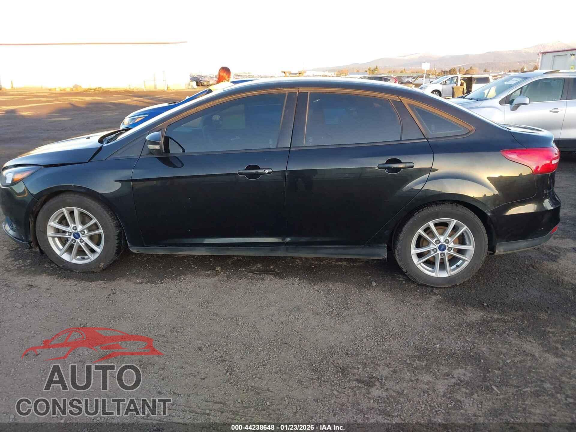 FORD FOCUS 2015 - 1FADP3F22FL329075