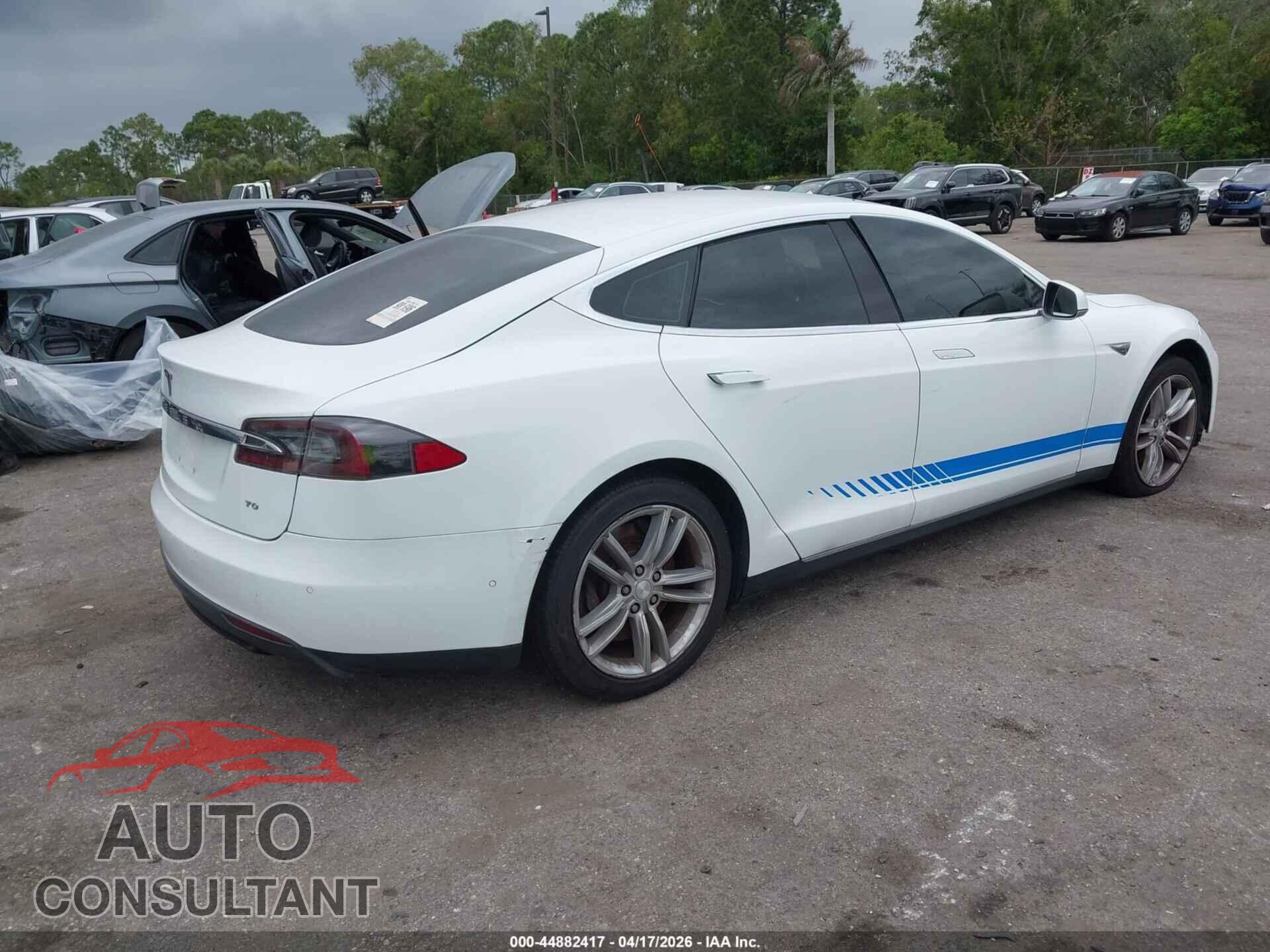 TESLA MODEL S 2015 - 5YJSA1E17FF101950