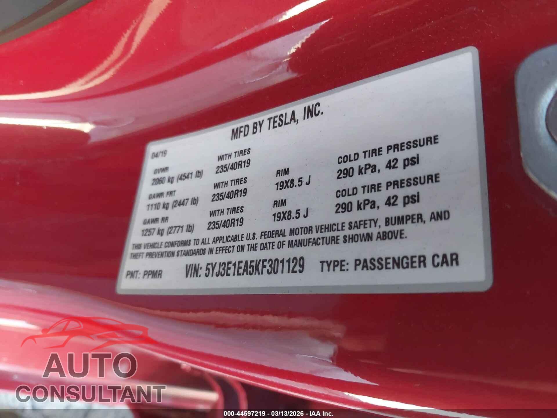 TESLA MODEL 3 2019 - 5YJ3E1EA5KF301129