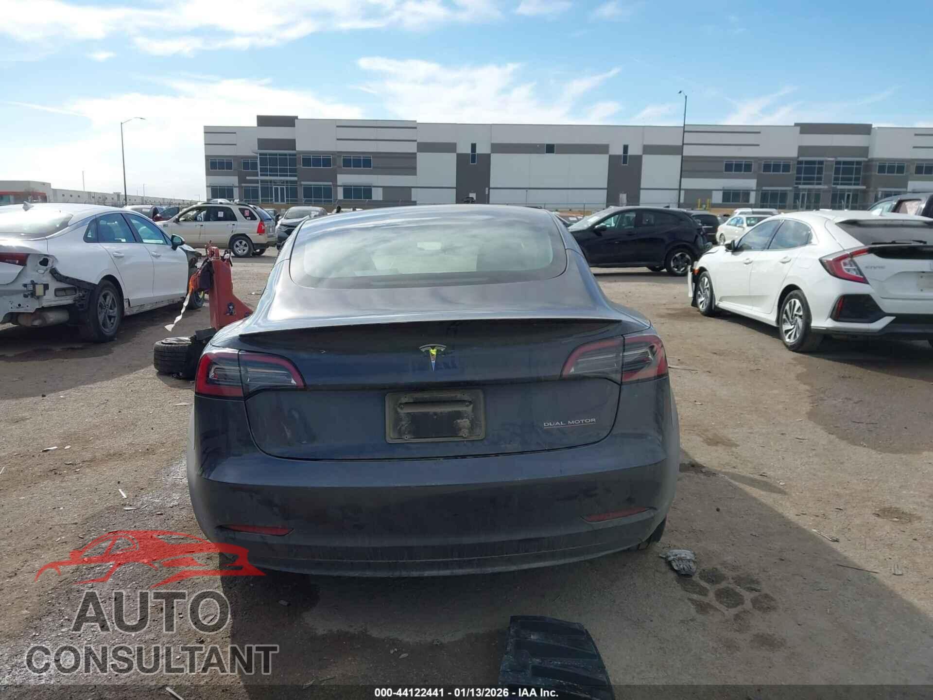 TESLA MODEL 3 2023 - 5YJ3E1EC4PF625357