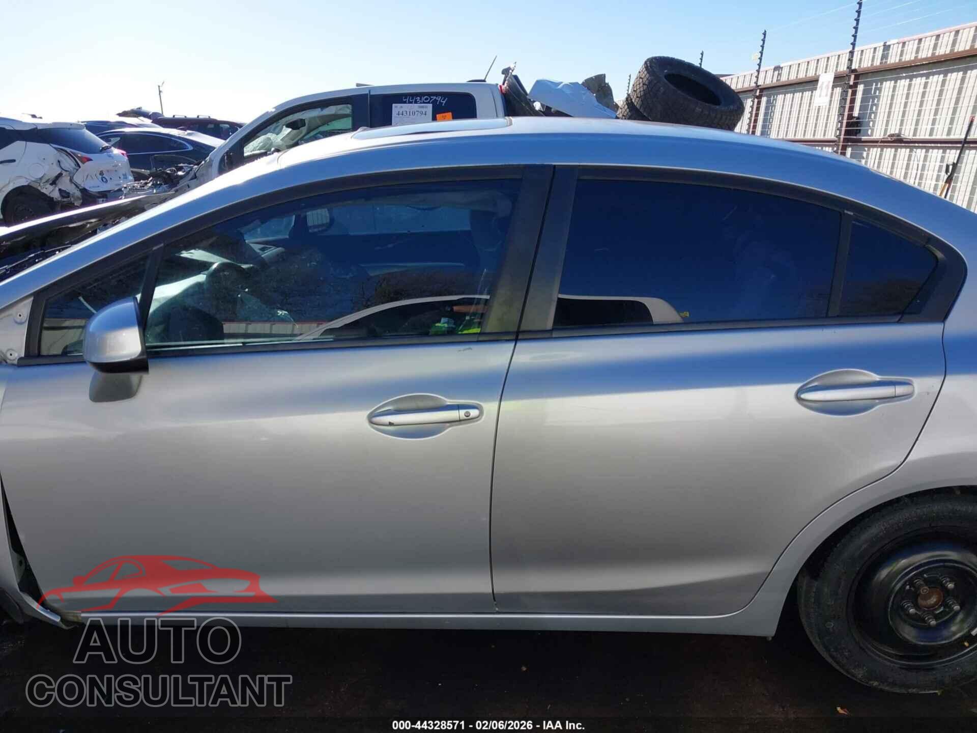 HONDA CIVIC 2013 - 2HGFB2F96DH546116