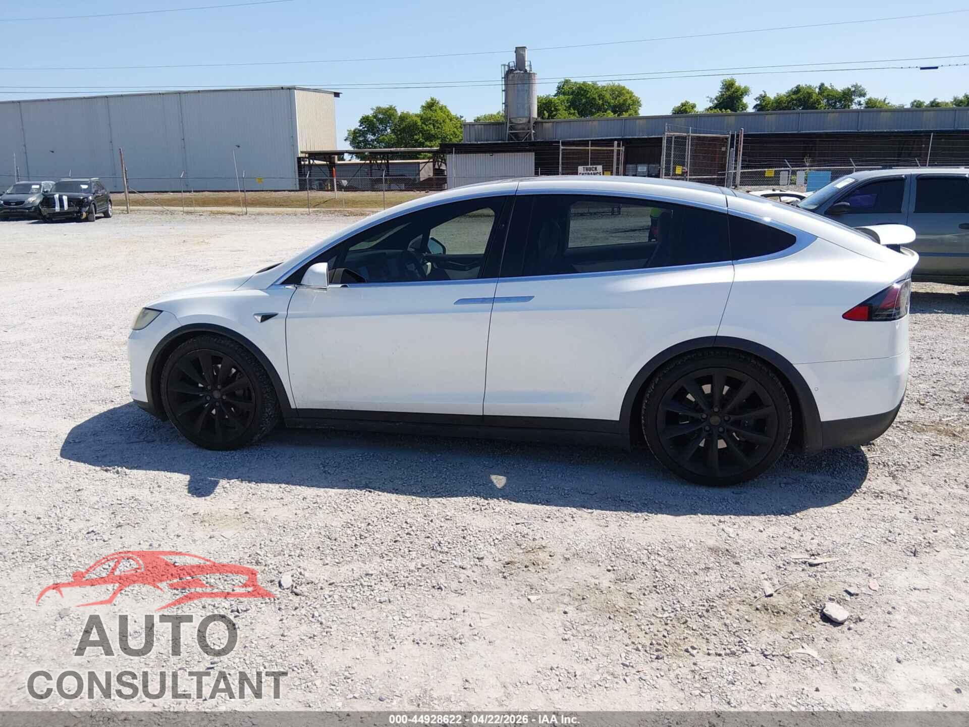 TESLA MODEL X 2018 - 5YJXCBE21JF103278