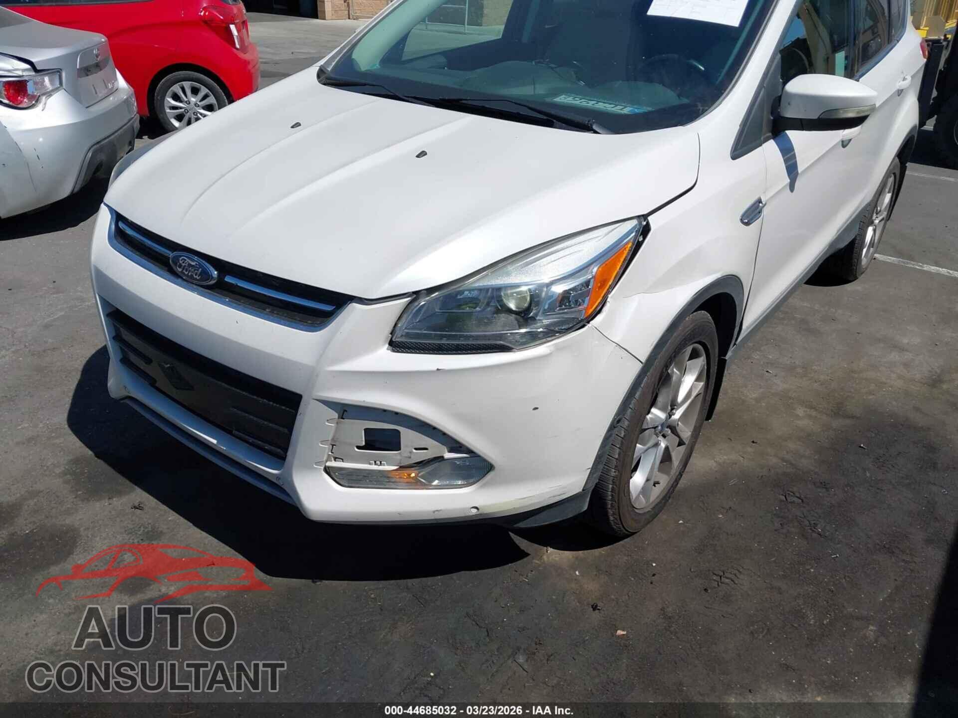 FORD ESCAPE 2015 - 1FMCU0J90FUC26521